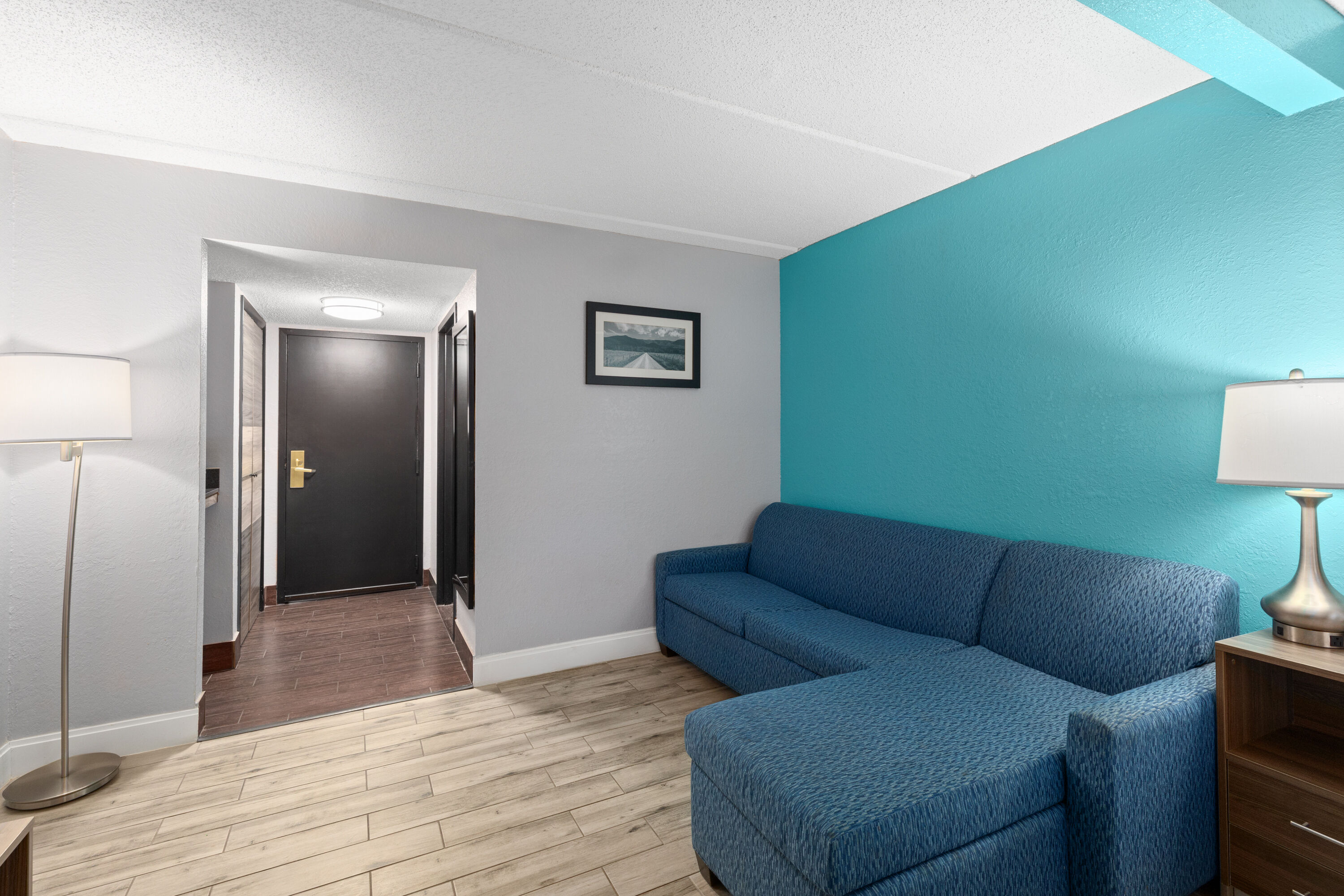 Guest room at the La Quinta Inn & Suites by Wyndham Sevierville / Kodak in Sevierville, Tennessee