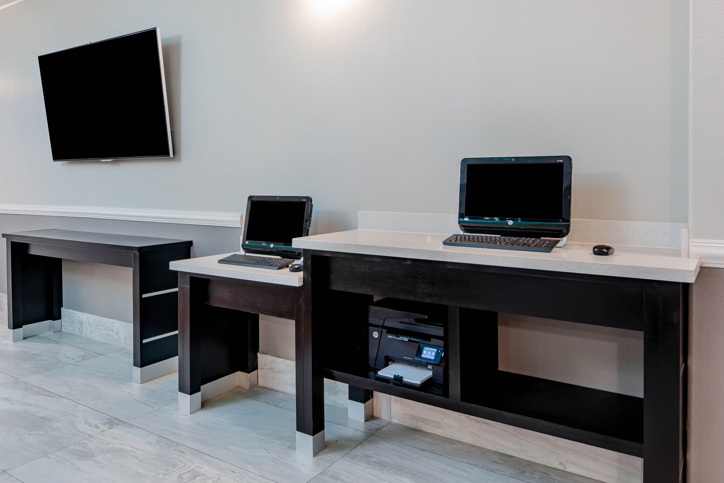 La Quinta Inn & Suites by Wyndham Alamo - McAllen East business center in Alamo, Texas