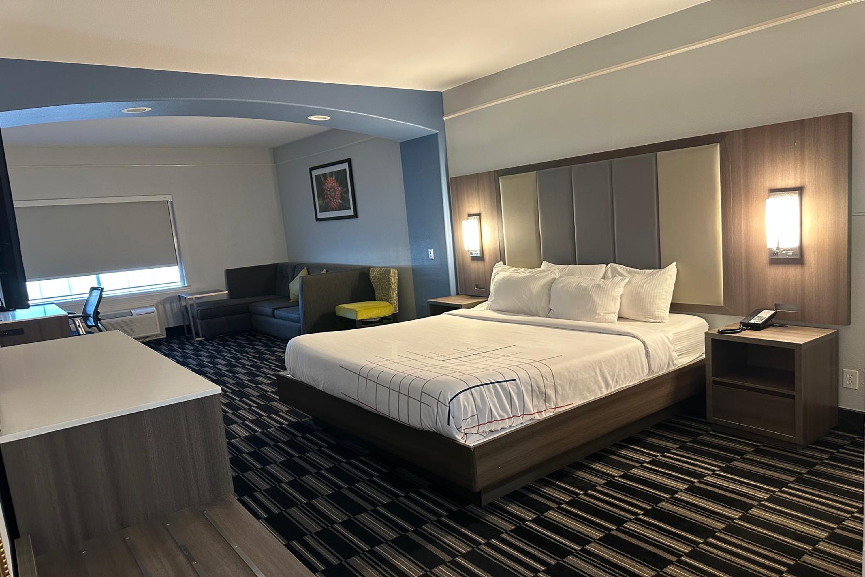 Guest room at the La Quinta Inn & Suites by Wyndham Alamo - McAllen East in Alamo, Texas