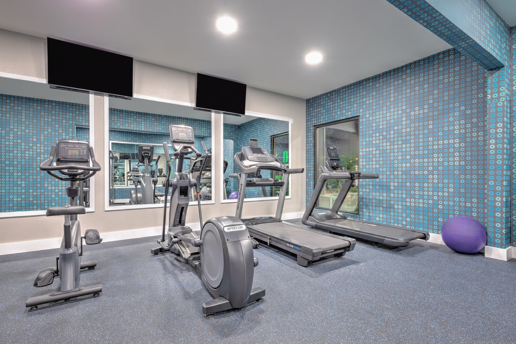 Fitness room at La Quinta Inn & Suites by Wyndham Alvarado in Alvarado, Texas