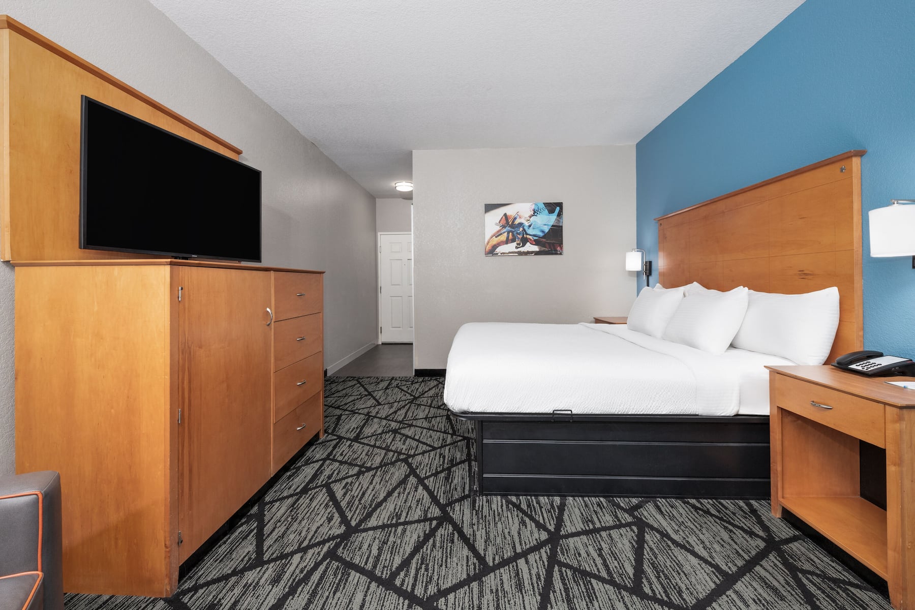 Guest room at the La Quinta Inn & Suites by Wyndham Alvarado in Alvarado, Texas