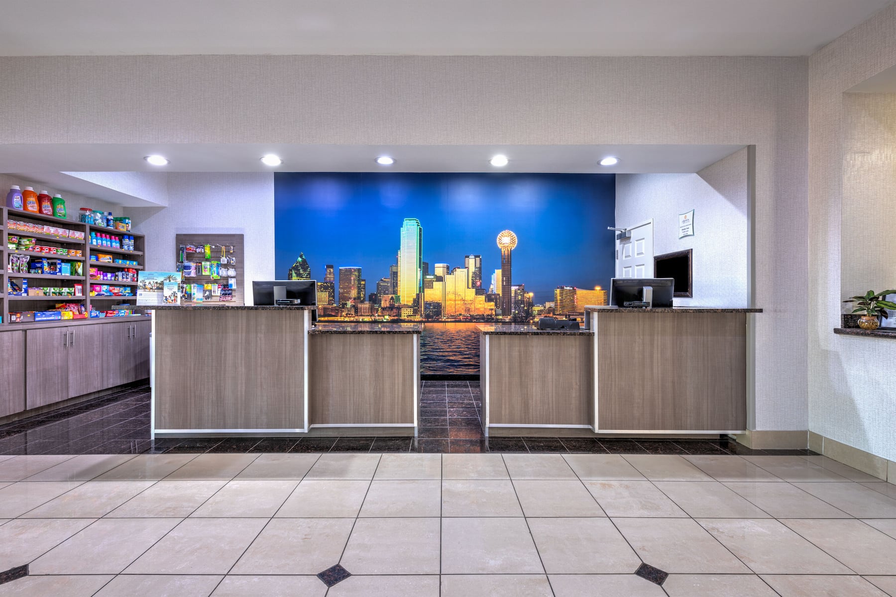 La Quinta Inn & Suites by Wyndham Alvarado reception in Alvarado, Texas