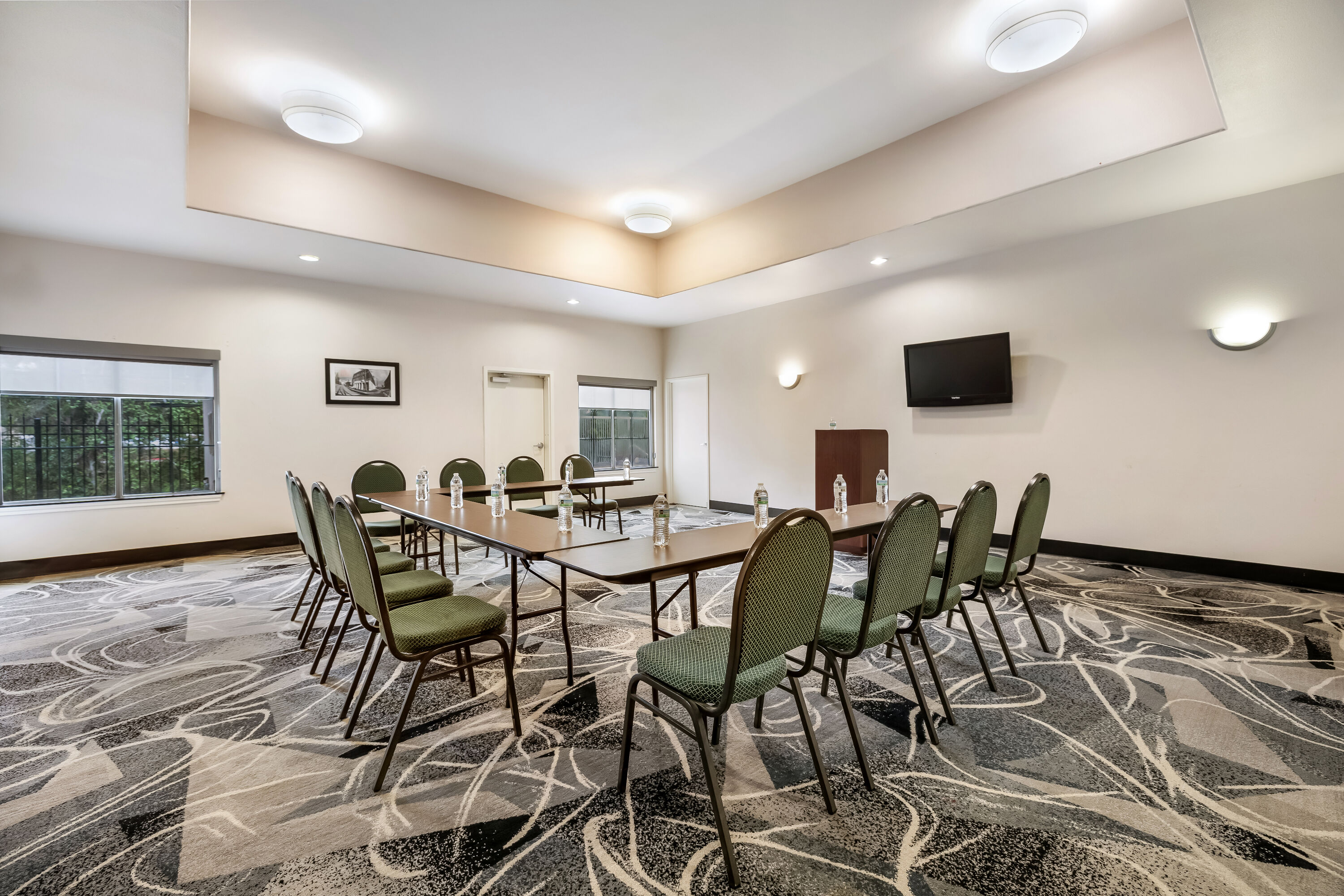 U-shape meeting room at La Quinta Inn & Suites by Wyndham Alvin in Alvin, Texas
