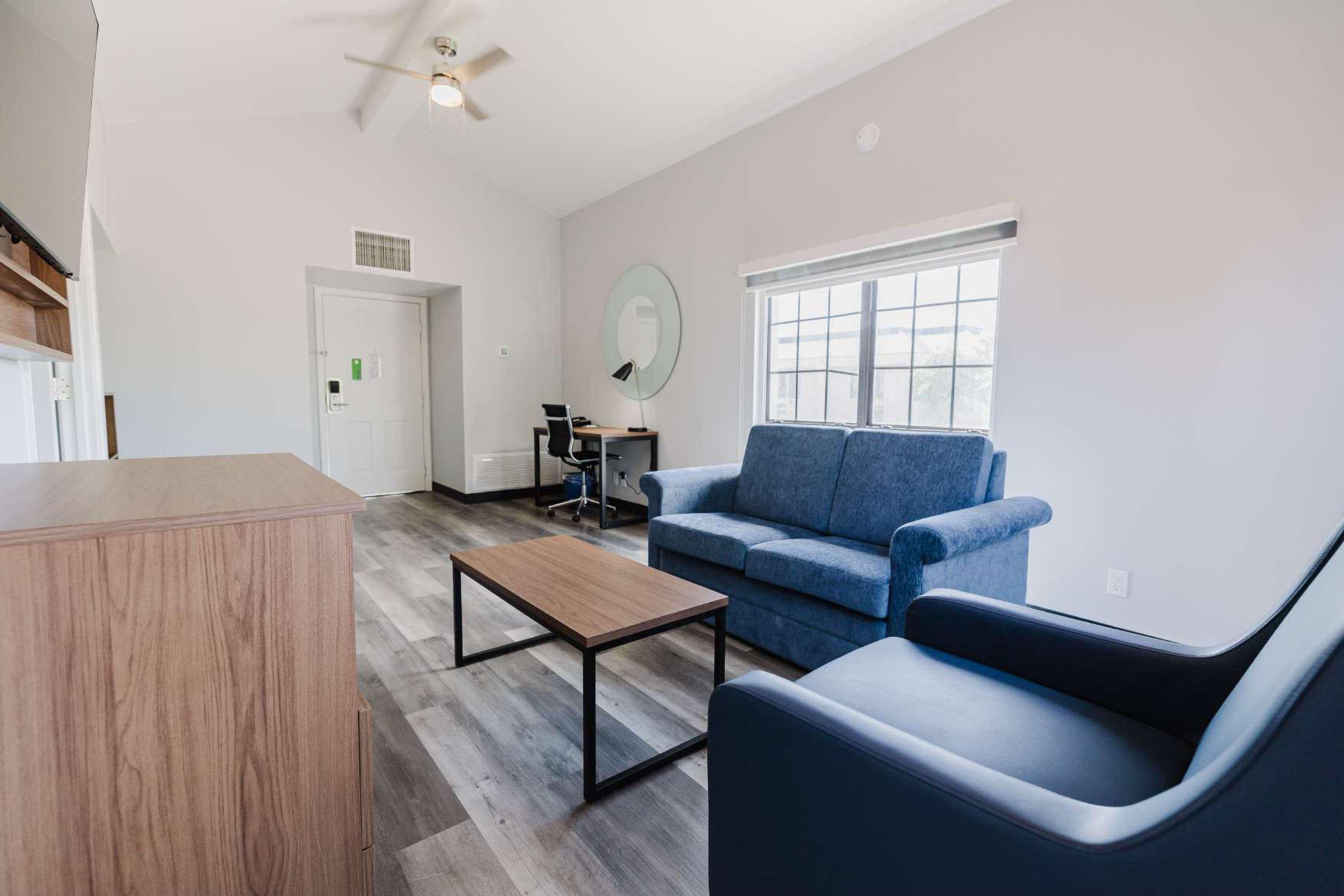 La Quinta Inn by Wyndham Amarillo Mid-City suite in Amarillo, Texas