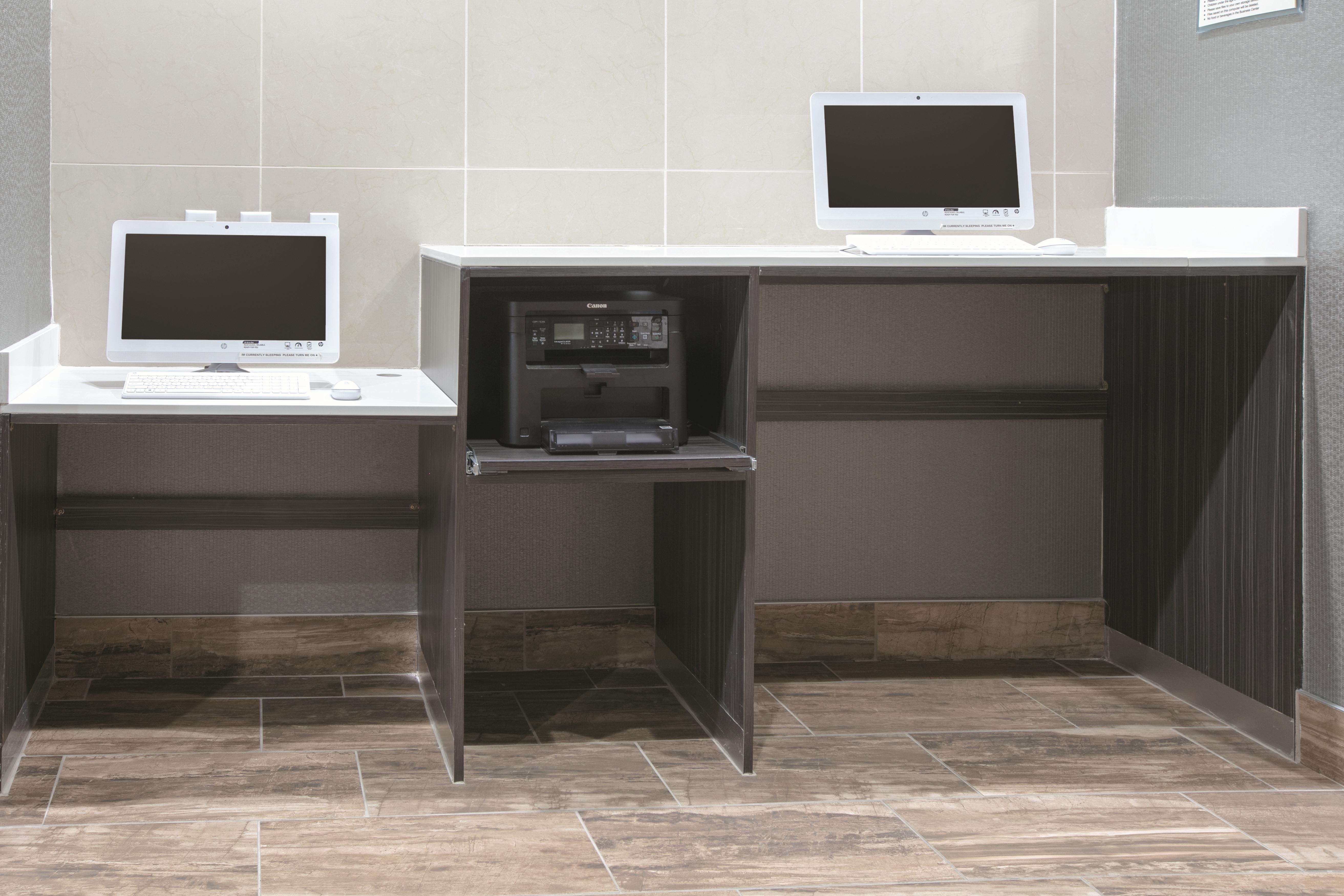 La Quinta Inn & Suites by Wyndham Amarillo Airport business center in Amarillo, Texas