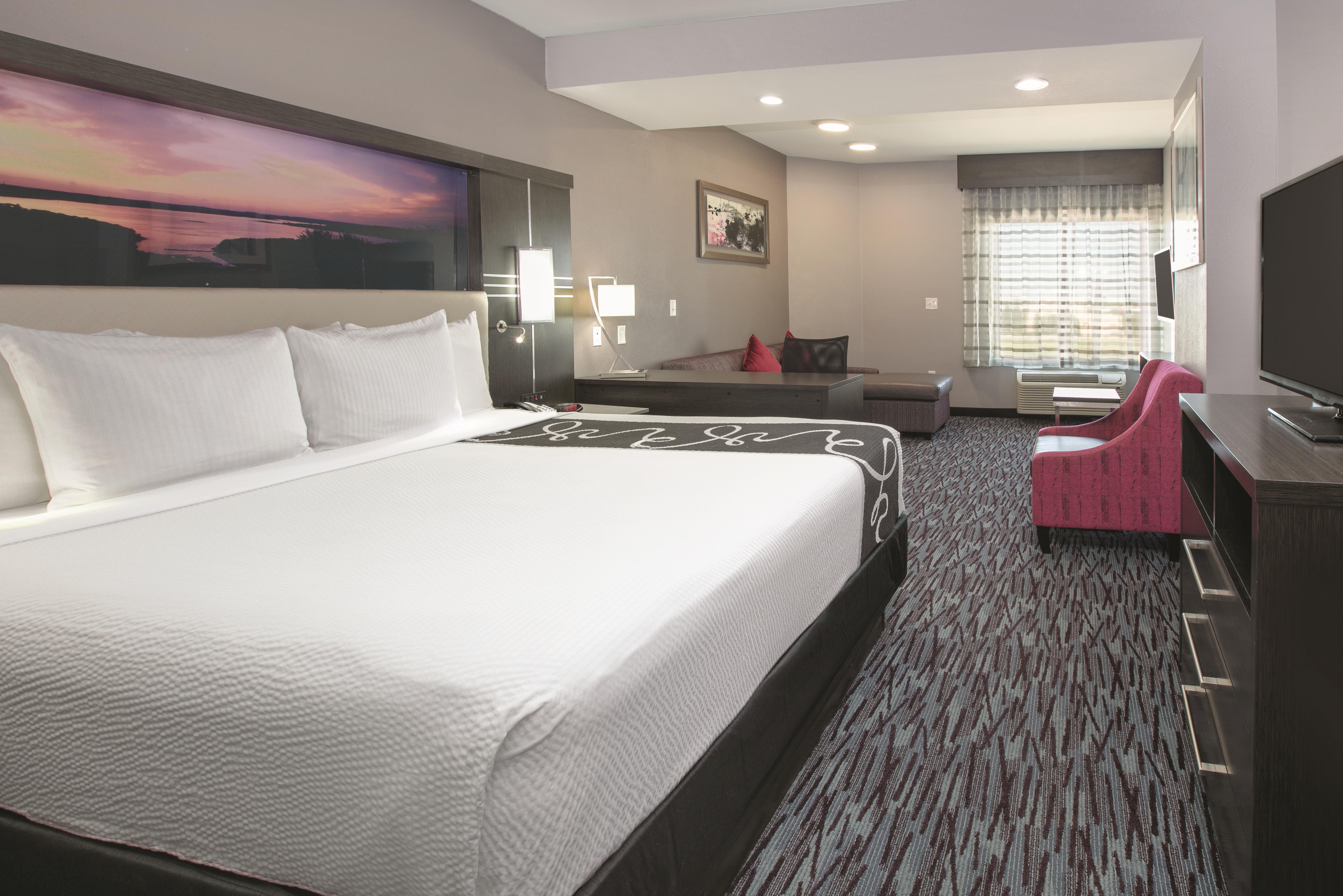 Guest room at the La Quinta Inn & Suites by Wyndham Amarillo Airport in Amarillo, Texas