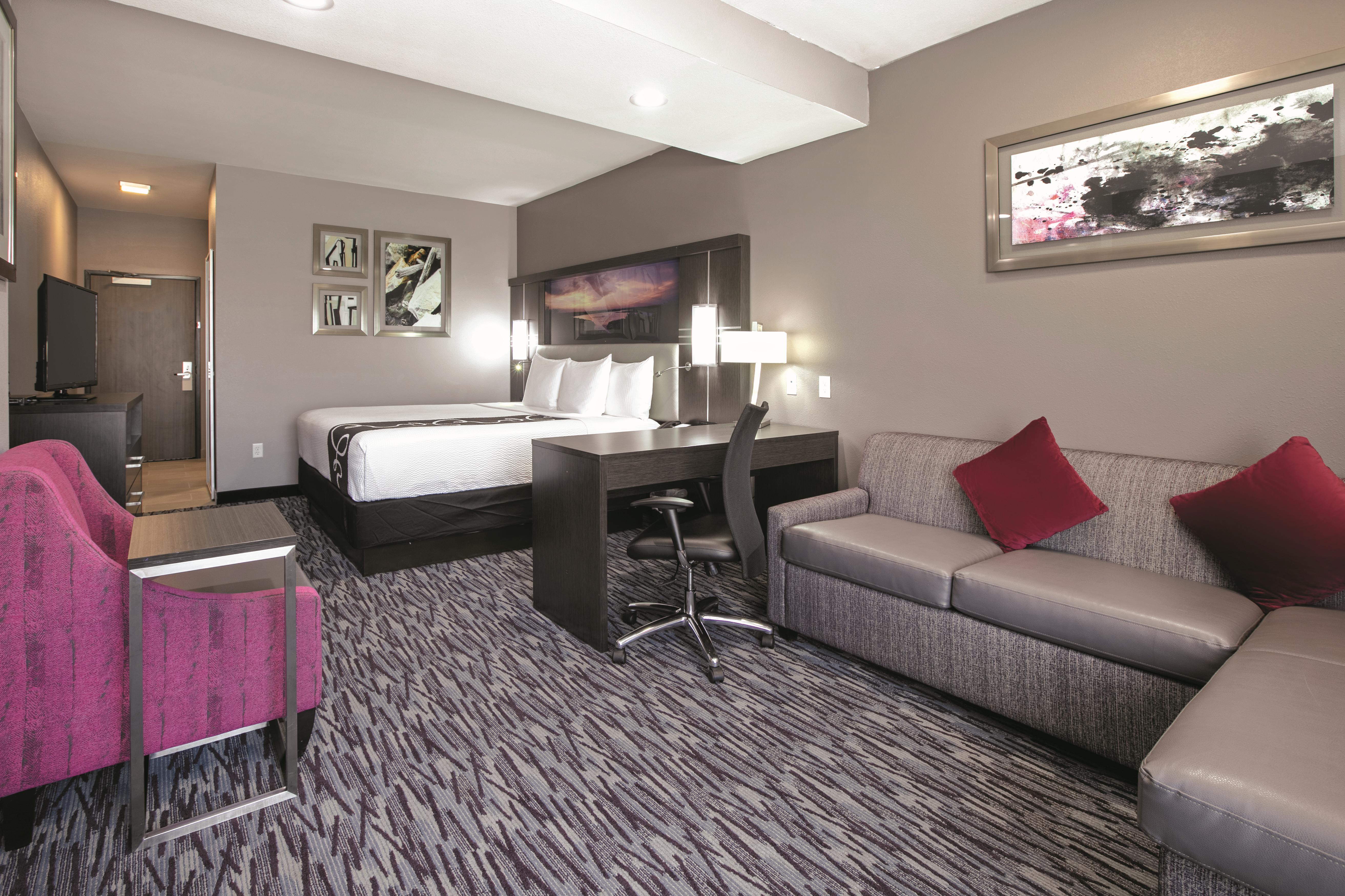 Guest room at the La Quinta Inn & Suites by Wyndham Amarillo Airport in Amarillo, Texas