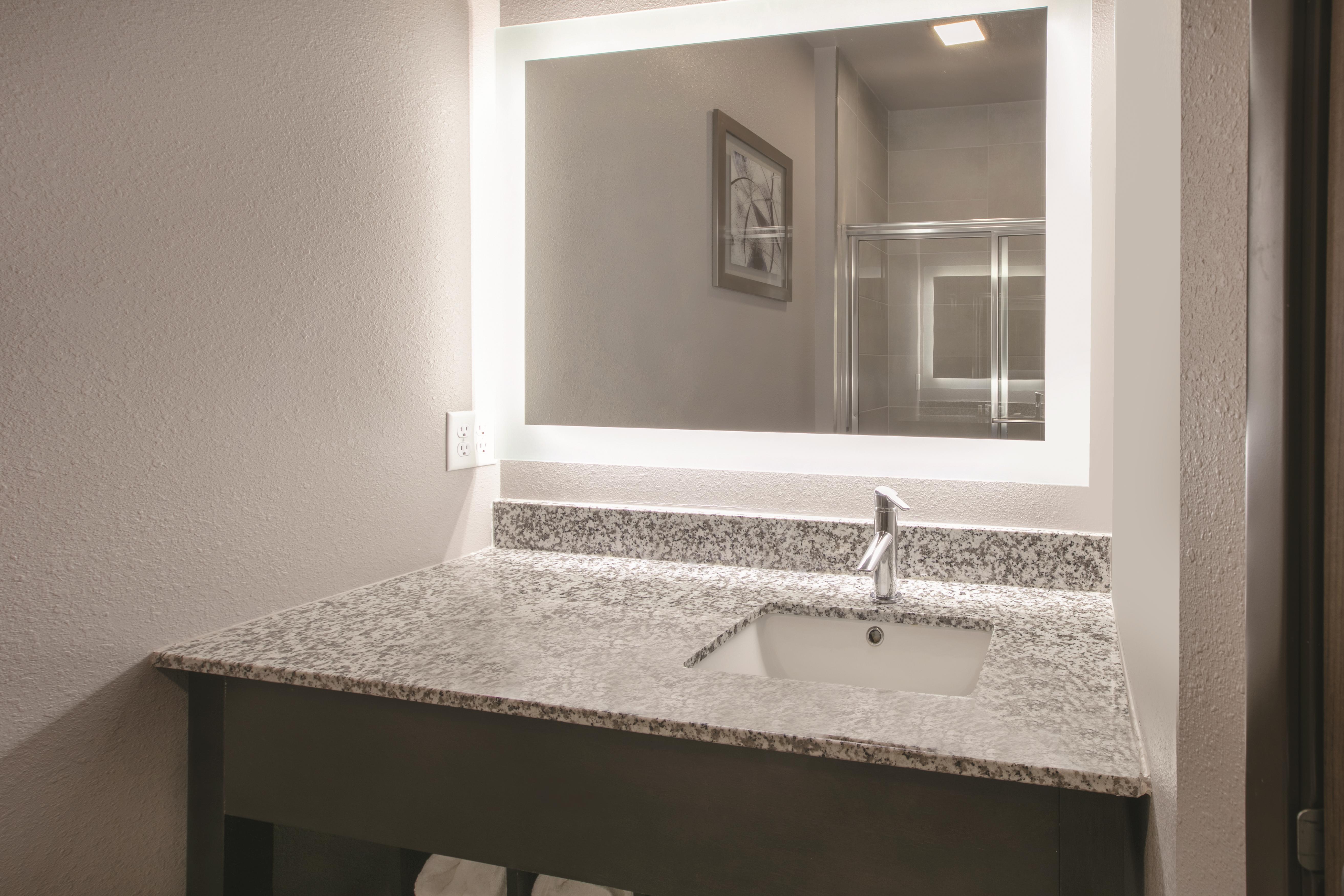 La Quinta Inn & Suites by Wyndham Amarillo Airport Amarillo, TX Hotels