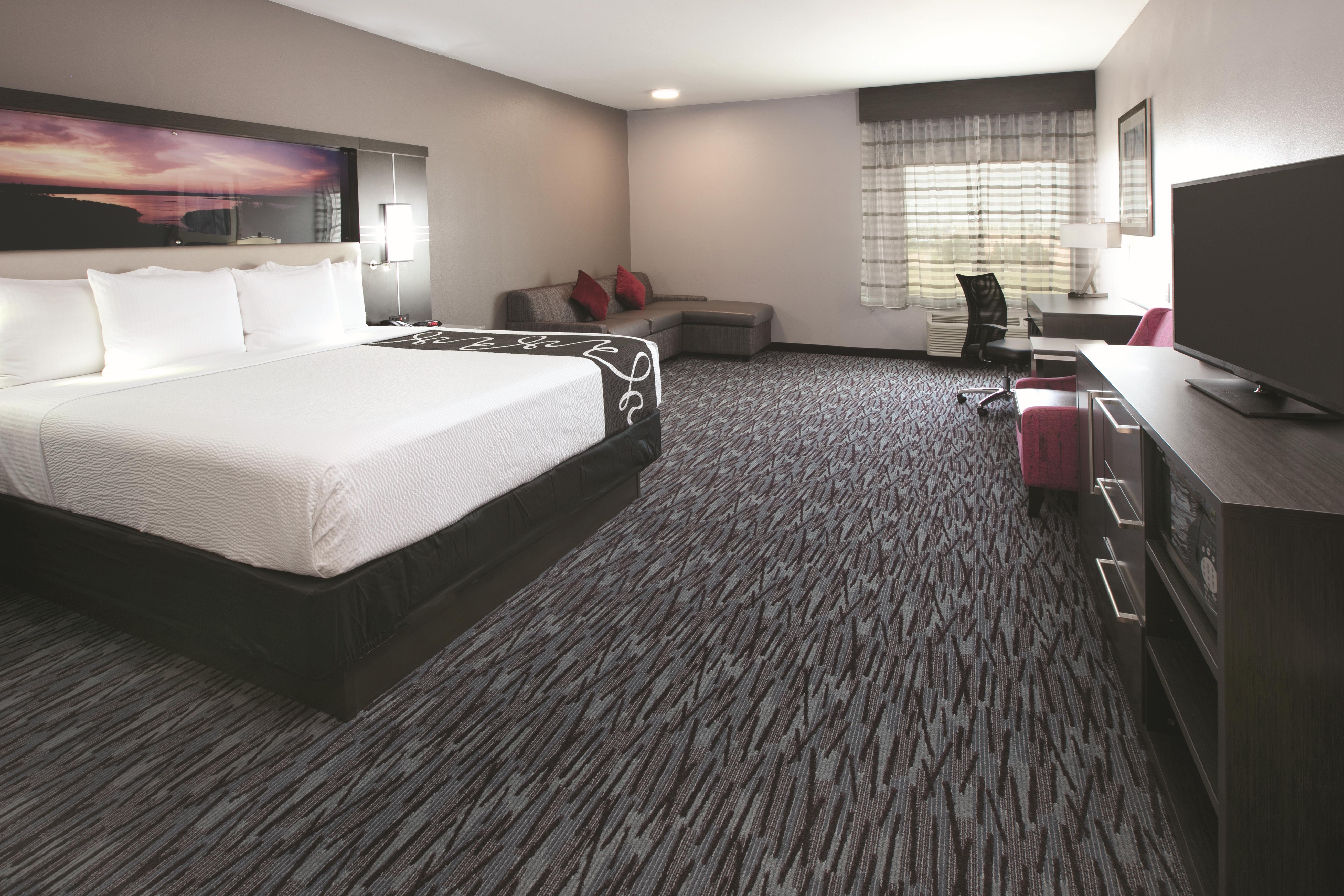 Guest room at the La Quinta Inn & Suites by Wyndham Amarillo Airport in Amarillo, Texas