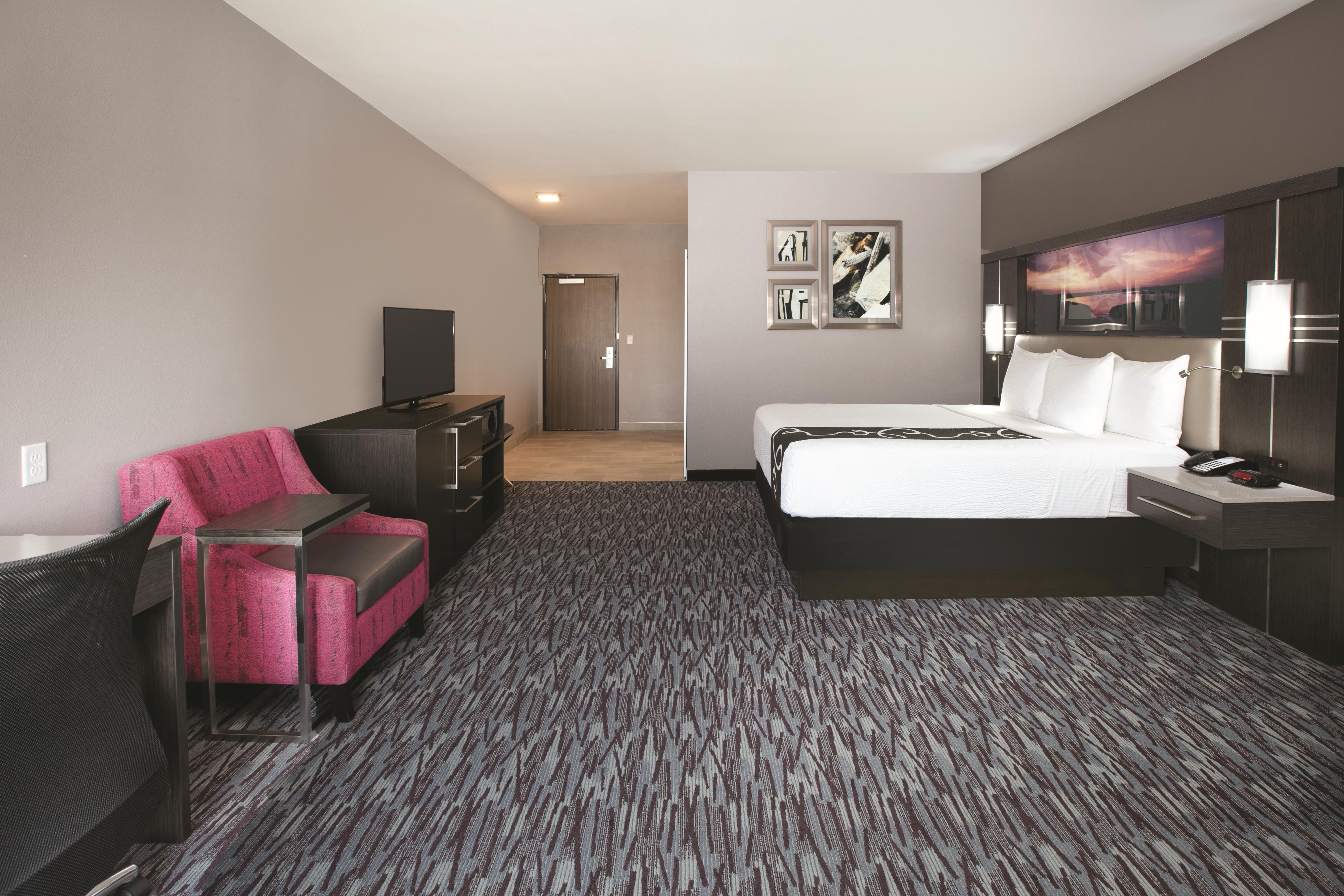 Guest room at the La Quinta Inn & Suites by Wyndham Amarillo Airport in Amarillo, Texas