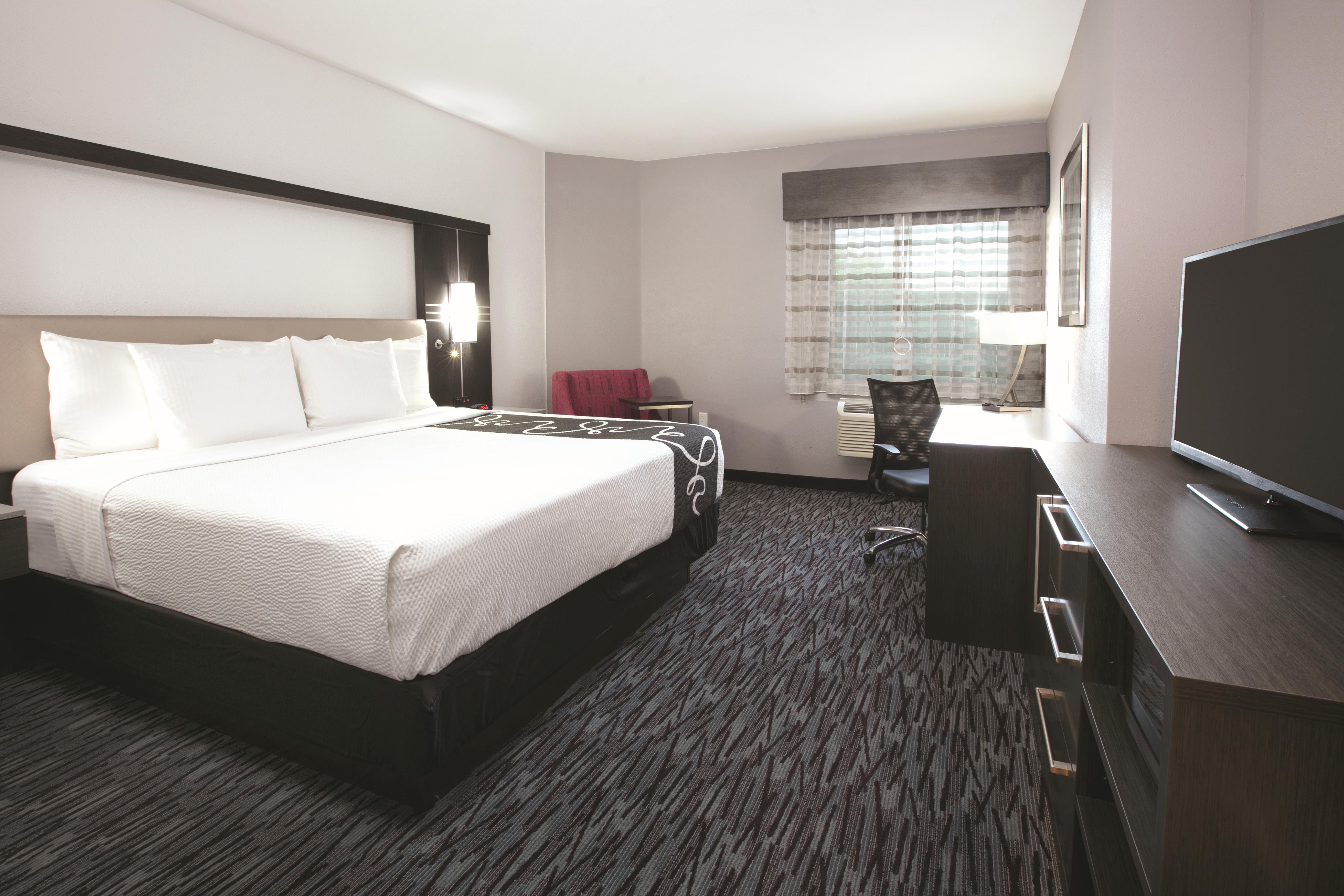 Guest room at the La Quinta Inn & Suites by Wyndham Amarillo Airport in Amarillo, Texas