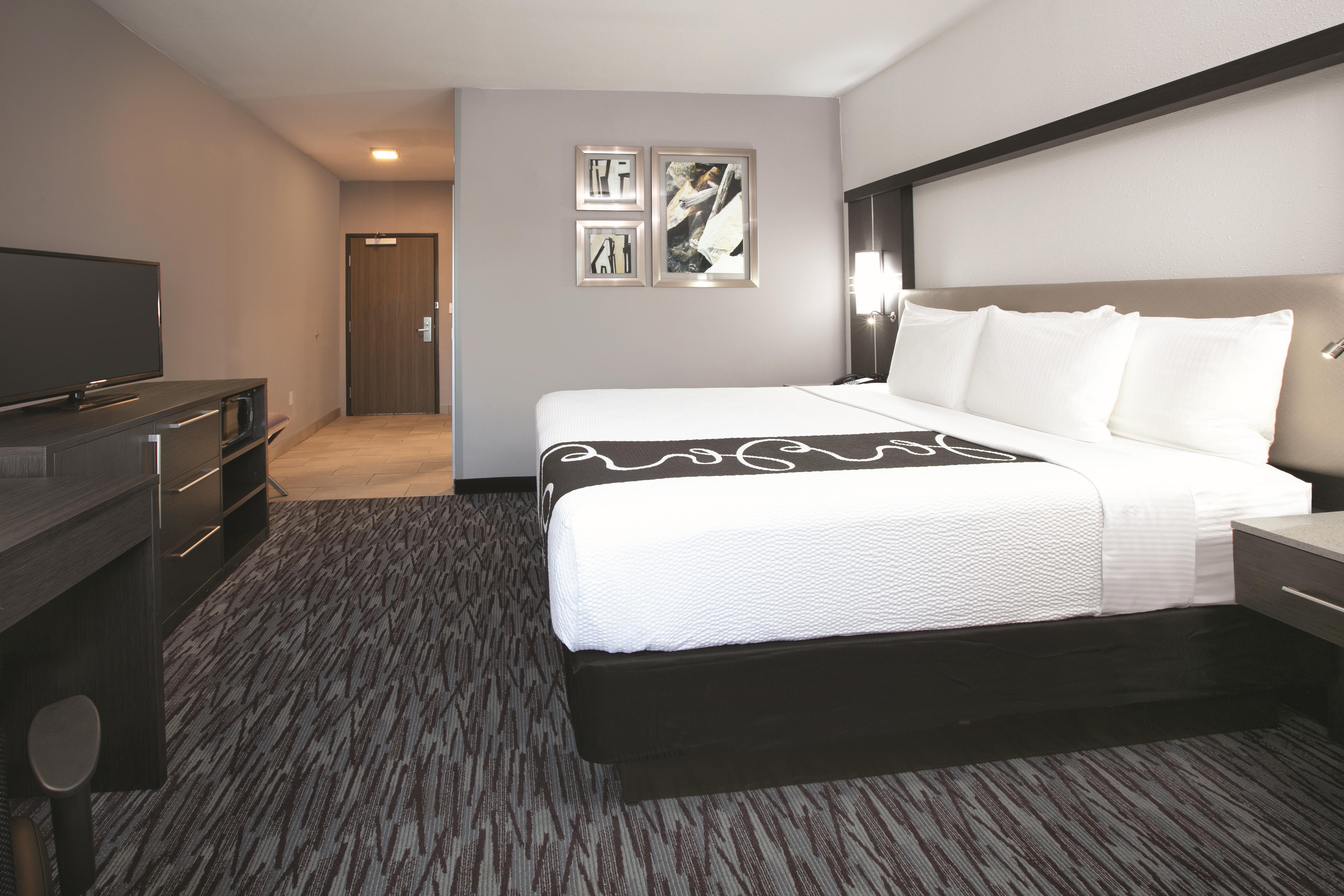 Guest room at the La Quinta Inn & Suites by Wyndham Amarillo Airport in Amarillo, Texas