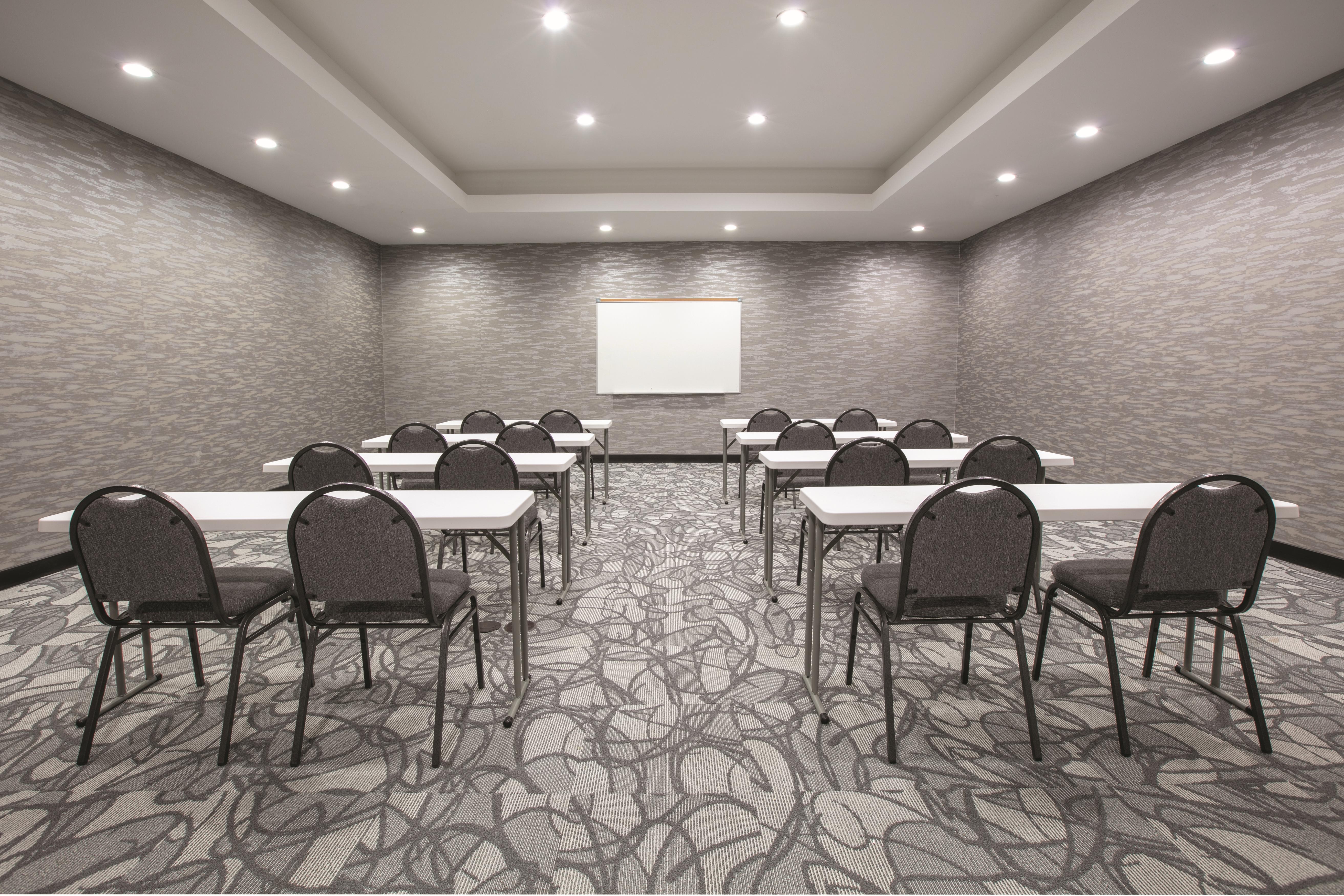 La Quinta Inn & Suites by Wyndham Amarillo Airport Amarillo, TX Hotels