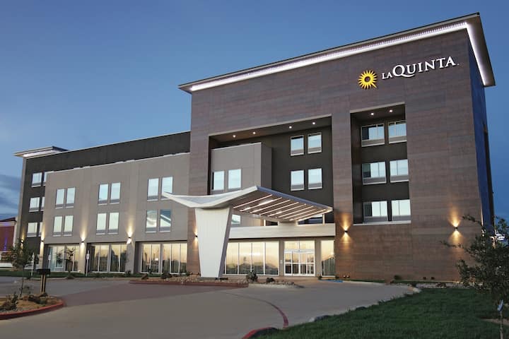 La Quinta Inn Suites By Wyndham Amarillo Airport Amarillo Tx