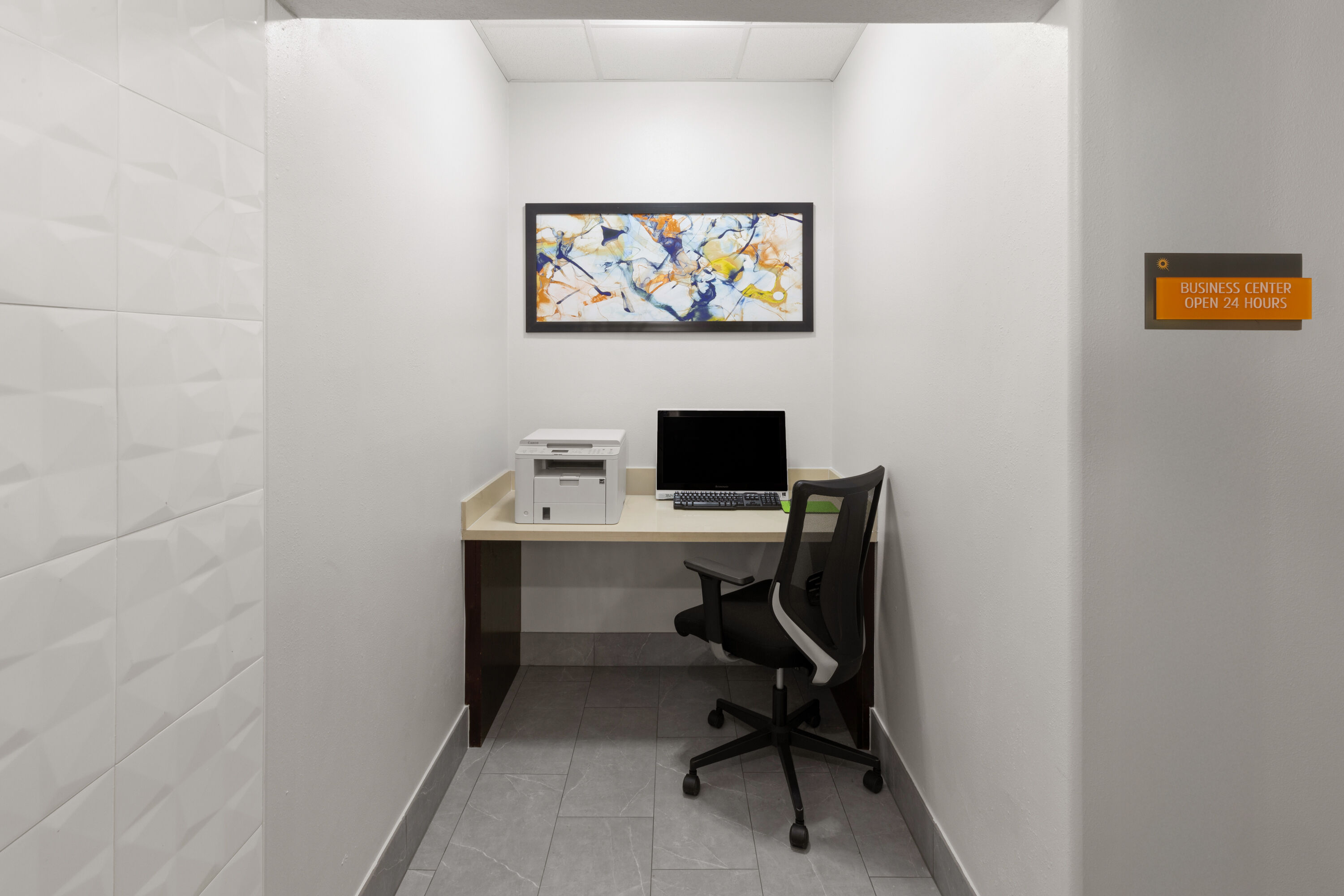 La Quinta Inn & Suites by Wyndham Angleton business center in Angleton, Texas