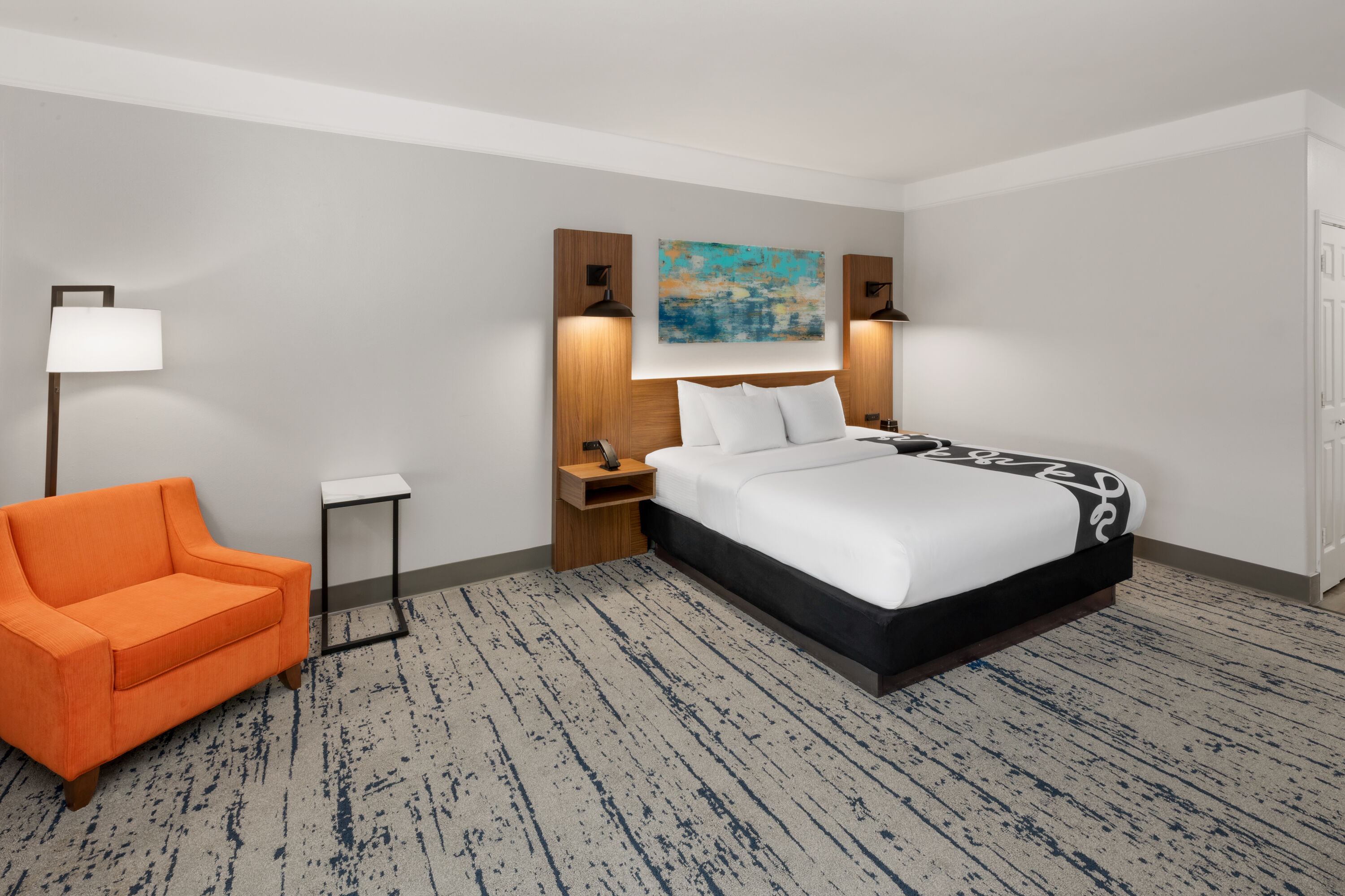 Guest room at the La Quinta Inn & Suites by Wyndham Angleton in Angleton, Texas