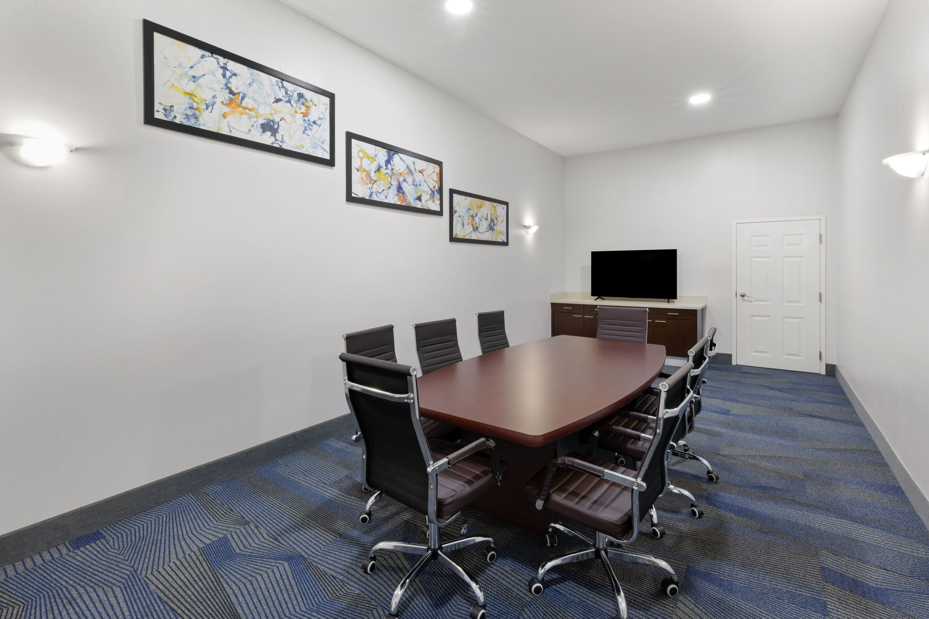 Meeting room at La Quinta Inn & Suites by Wyndham Angleton in Angleton, Texas