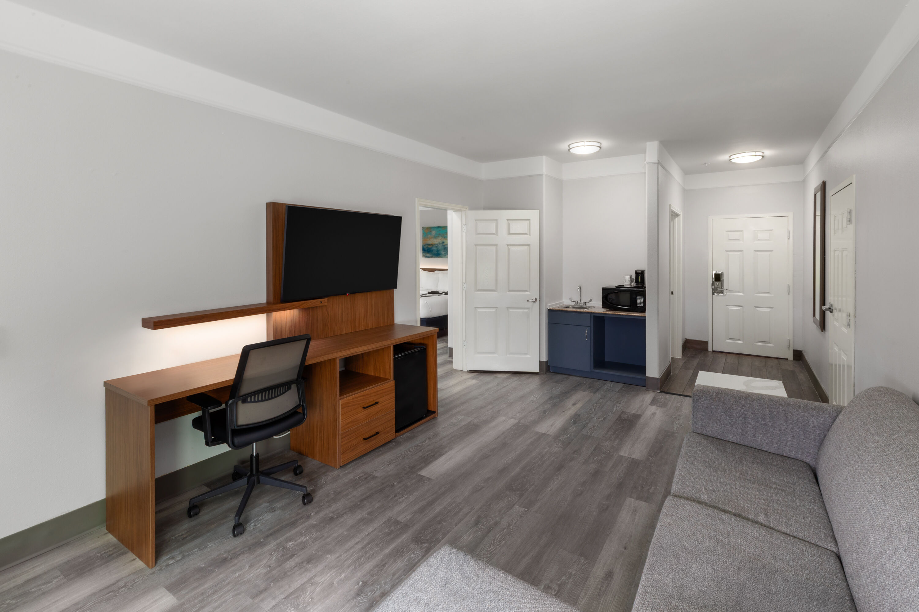 La Quinta Inn & Suites by Wyndham Angleton suite in Angleton, Texas