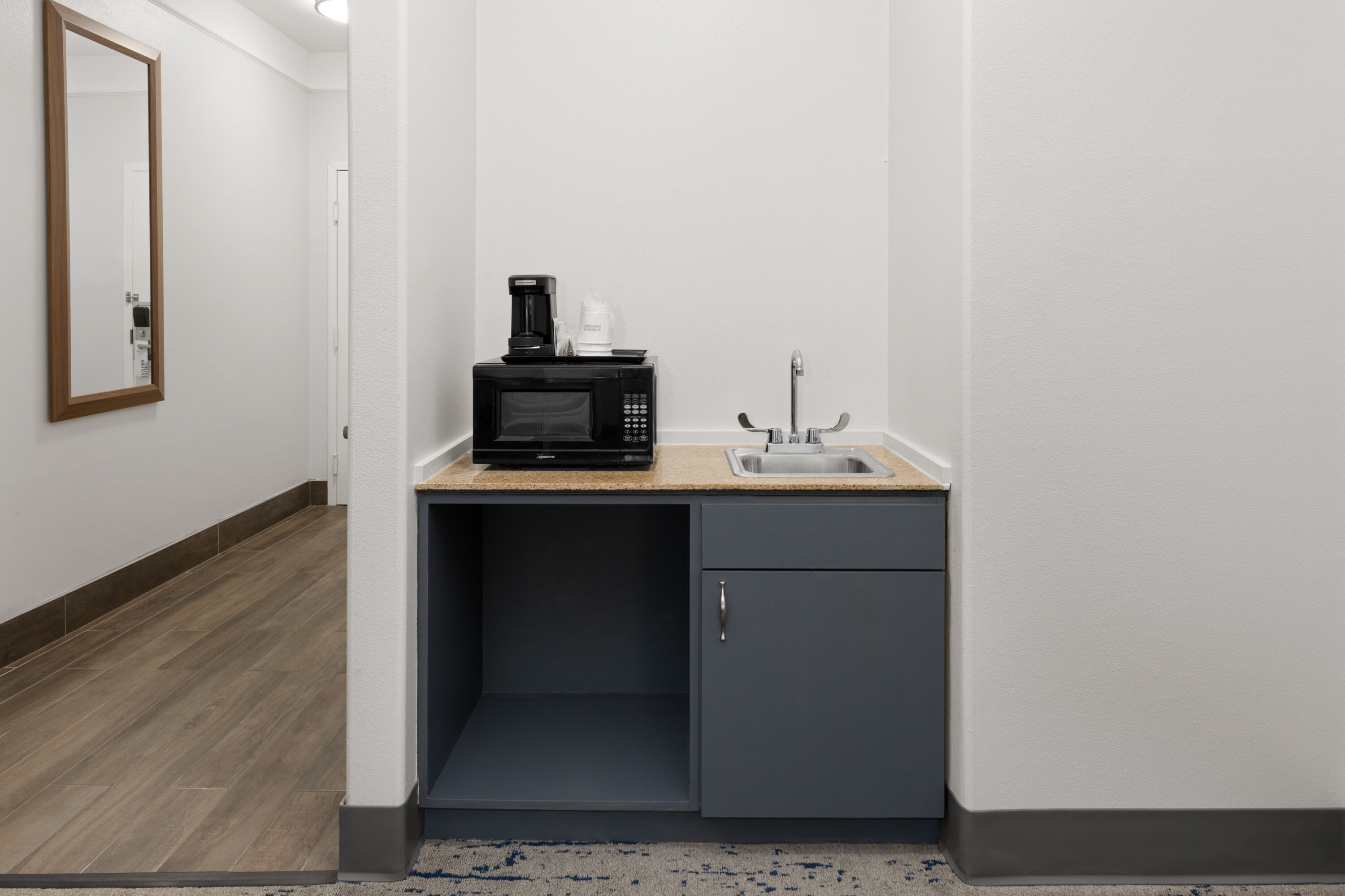 La Quinta Inn & Suites by Wyndham Angleton suite in Angleton, Texas