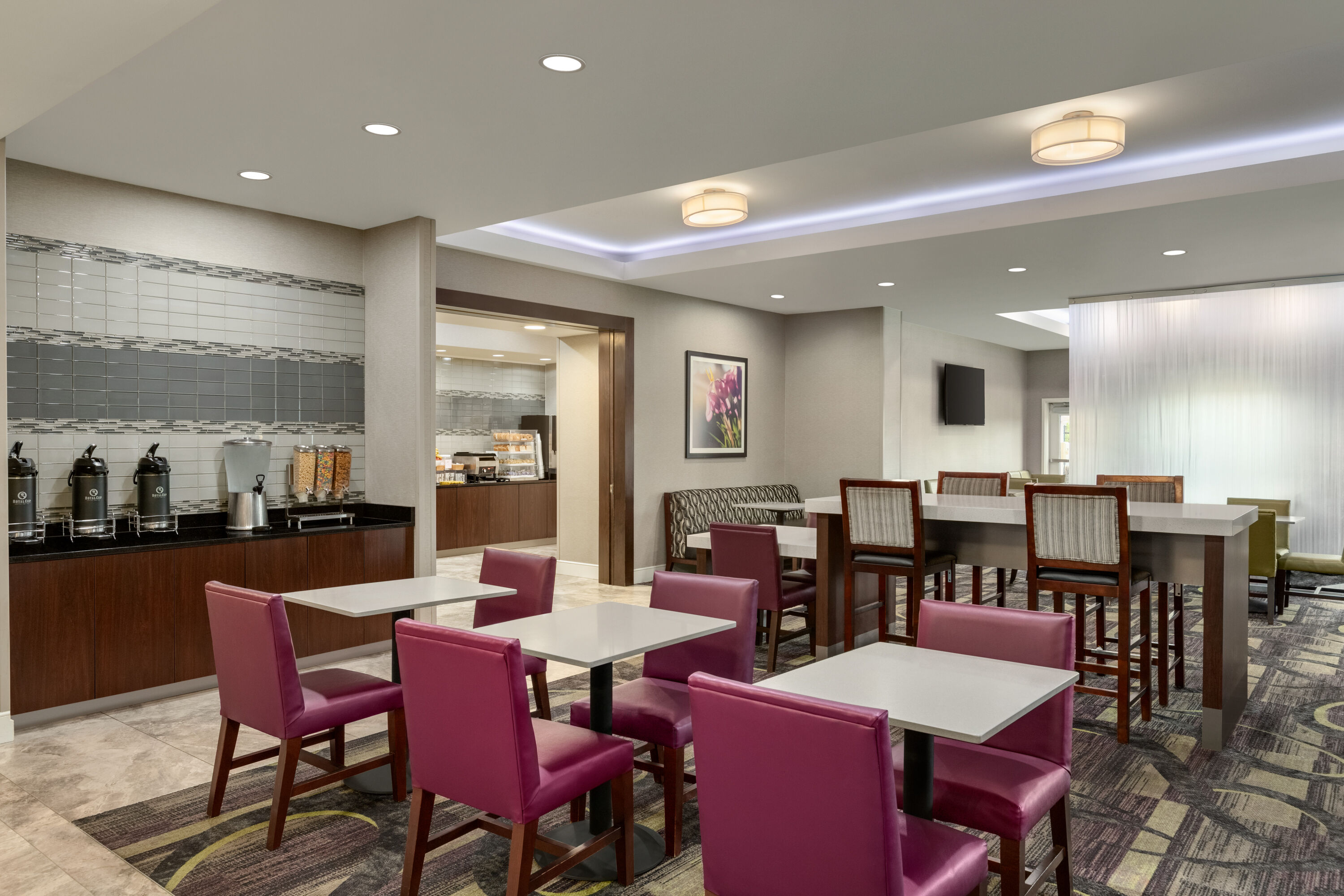 Free breakfast at La Quinta Inn & Suites by Wyndham Arlington North 6 Flags Dr in Arlington, Texas