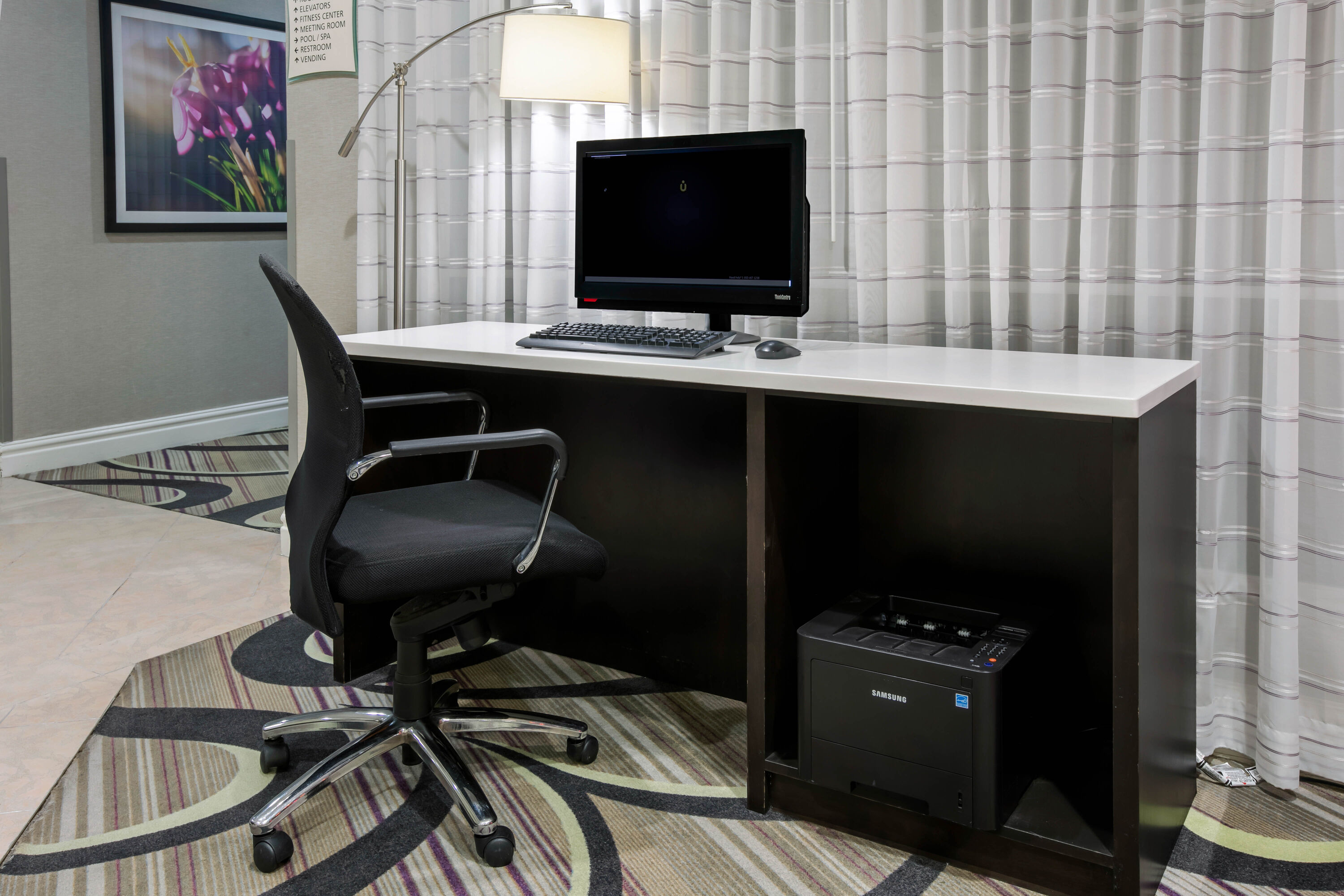 La Quinta Inn & Suites by Wyndham Dallas Arlington South business center in Arlington, Texas