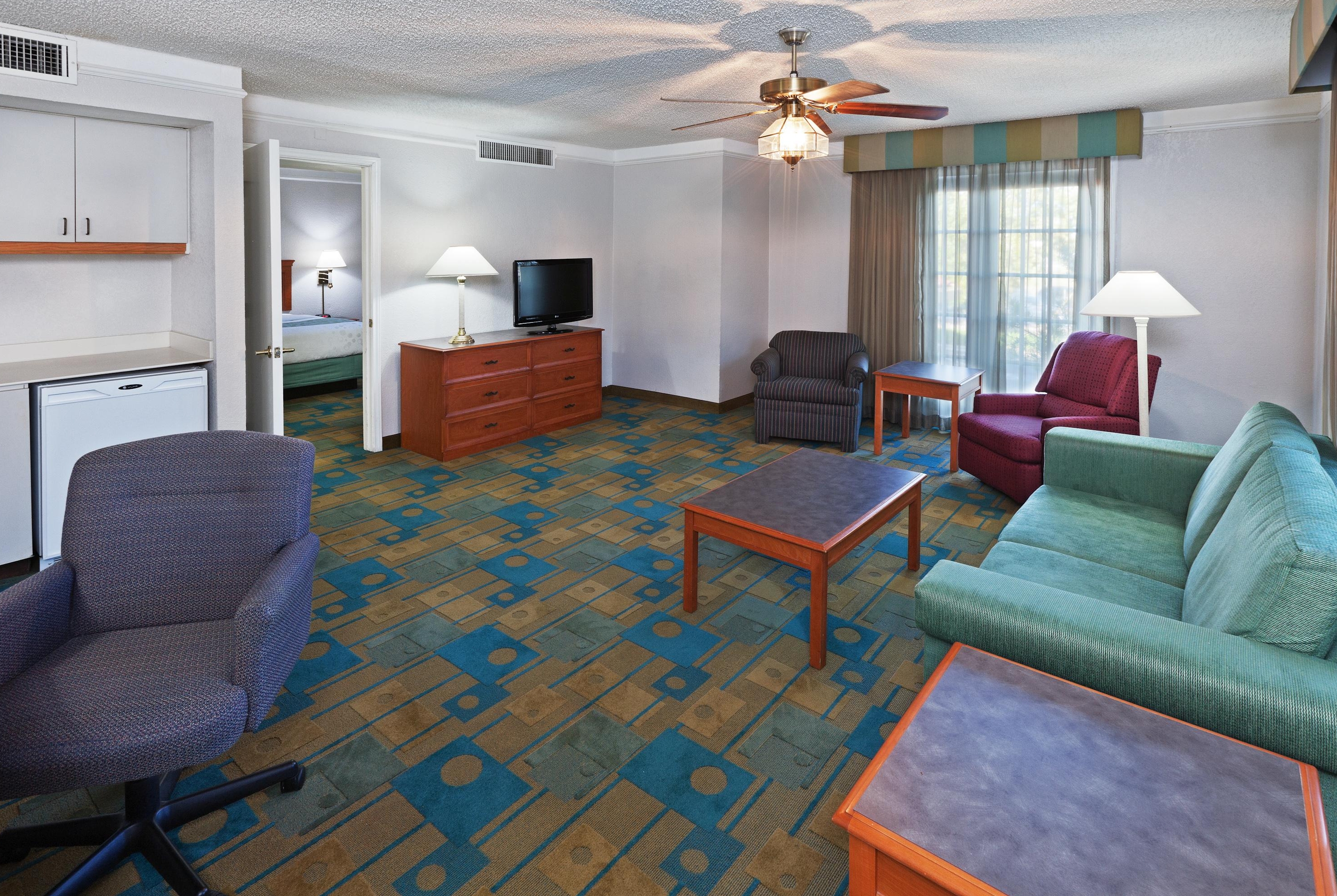 La Quinta Inn by Wyndham Austin Oltorf suite in Austin, Texas