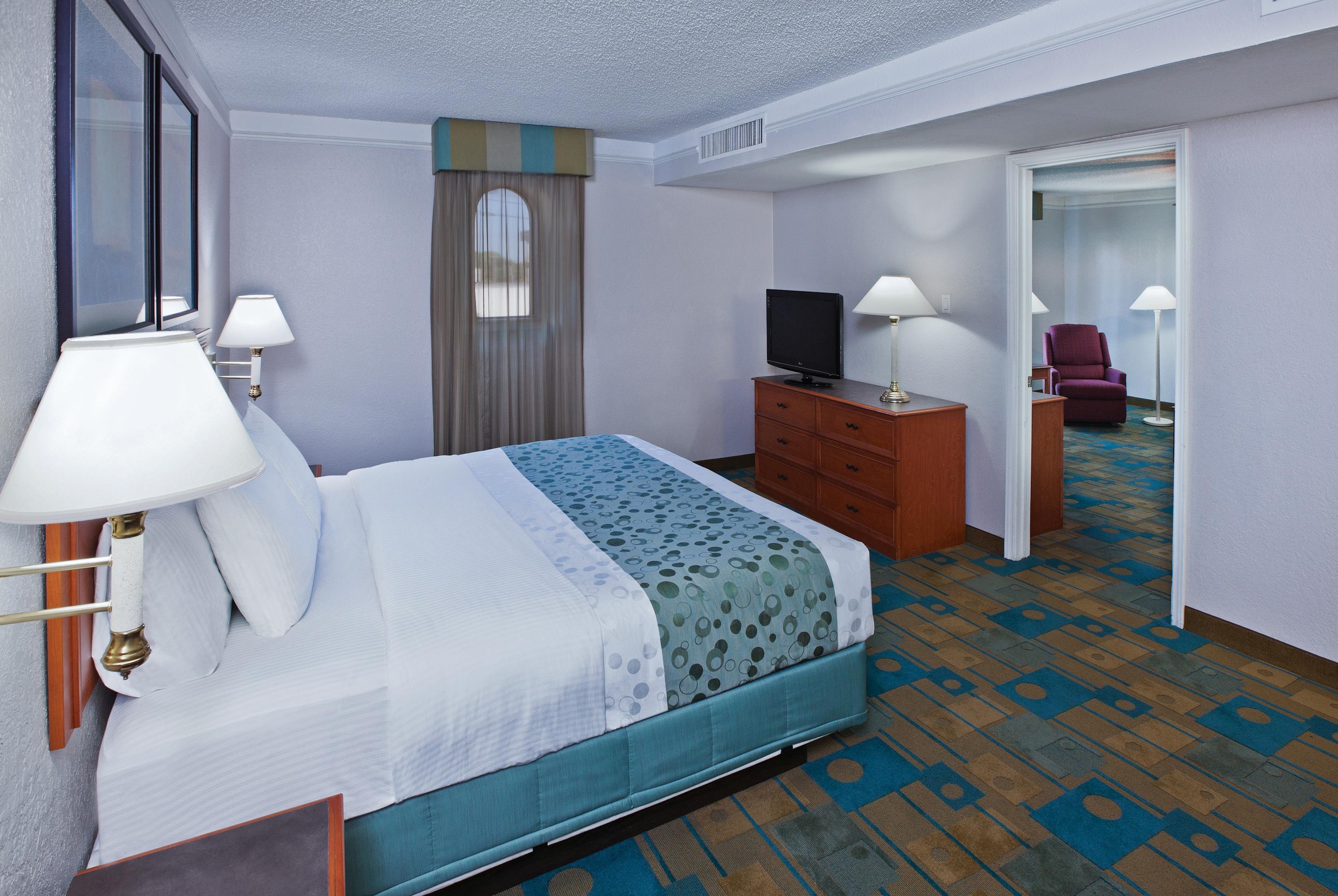 La Quinta Inn by Wyndham Austin Oltorf suite in Austin, Texas
