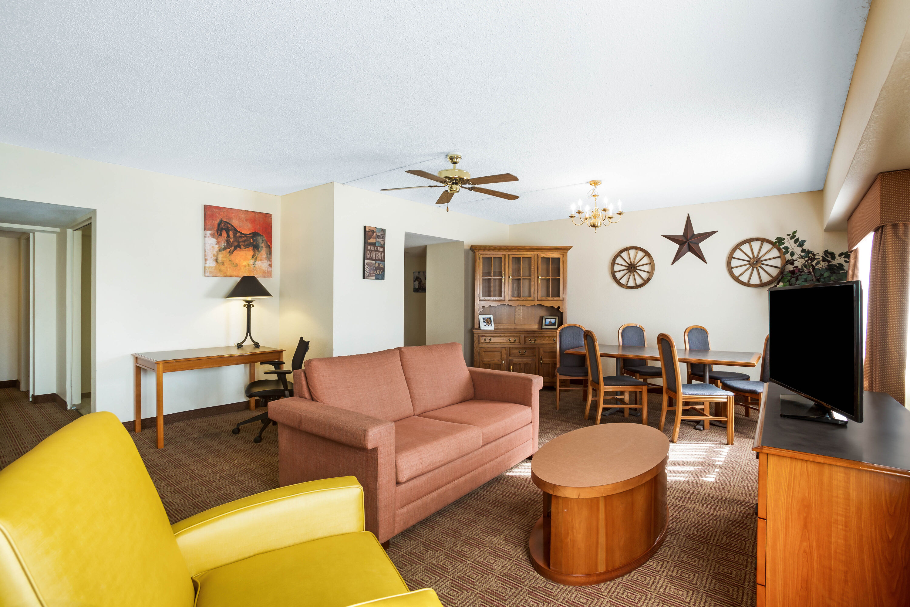 La Quinta Inn by Wyndham Austin Capitol / Downtown suite in Austin, Texas