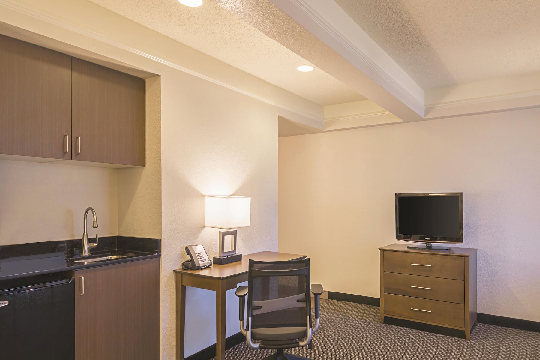 La Quinta Inn & Suites by Wyndham Austin Near the Domain Austin, TX Hotels
