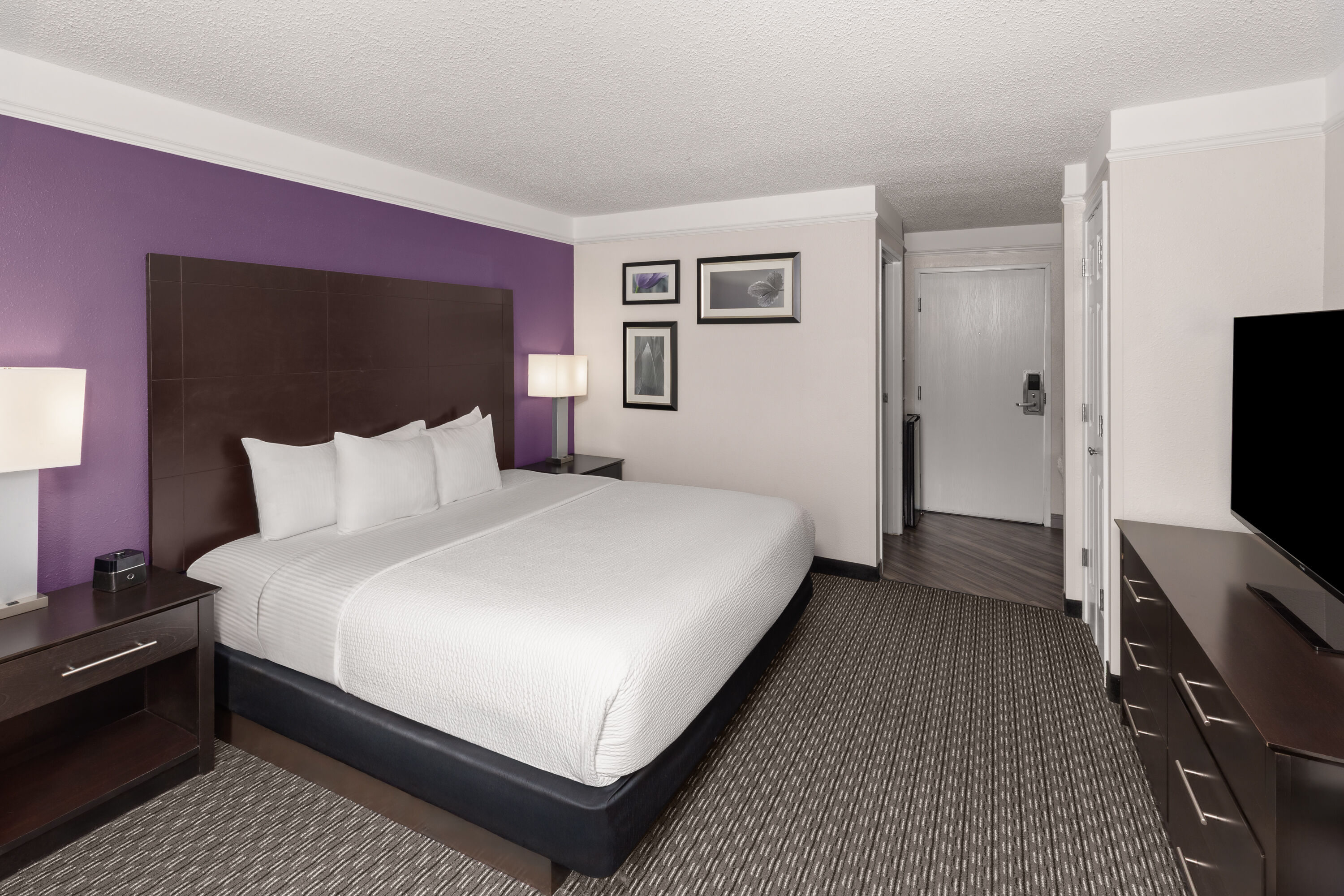 Guest room at the La Quinta Inn & Suites by Wyndham Austin Round Rock in Austin, Texas
