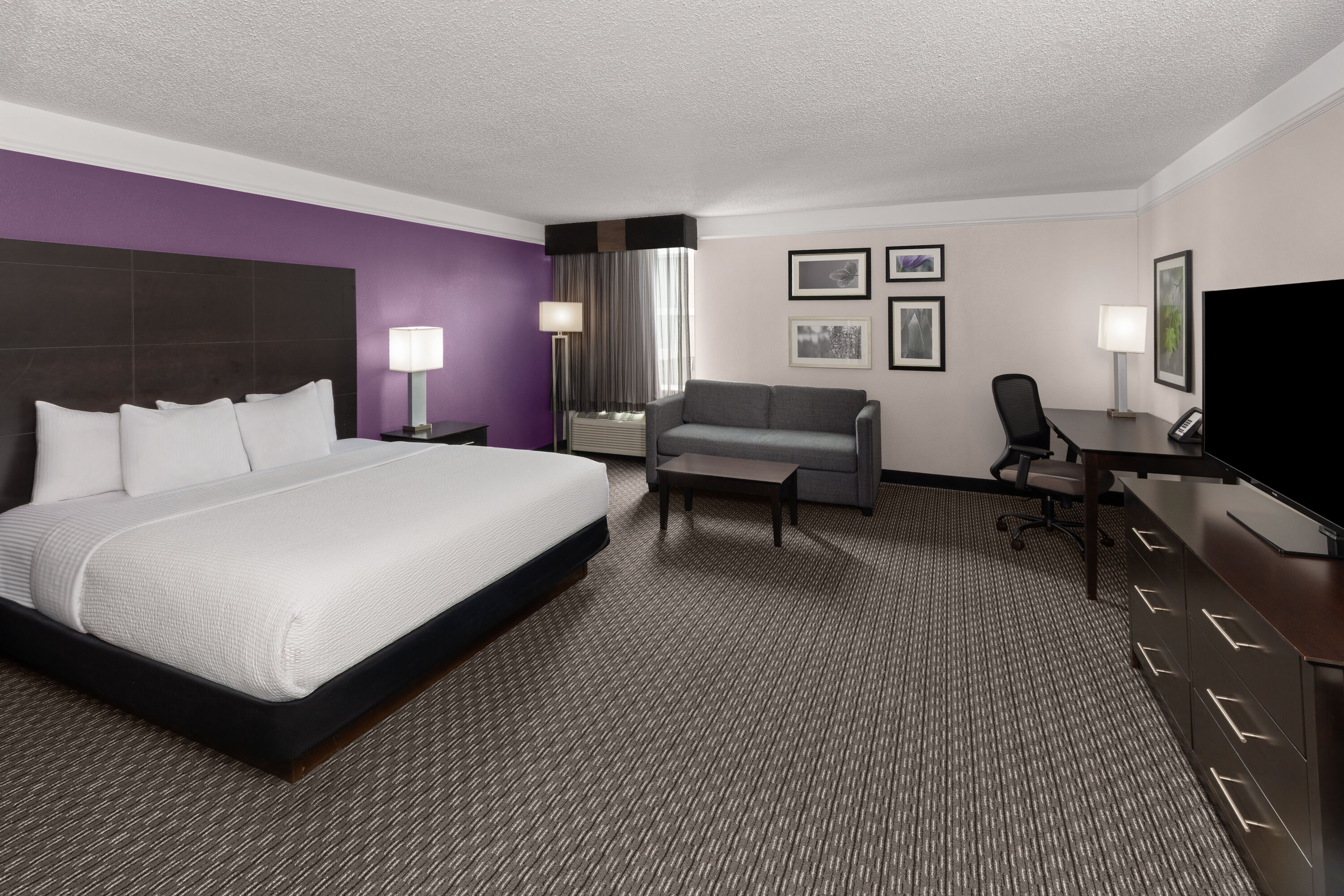 Guest room at the La Quinta Inn & Suites by Wyndham Austin Round Rock in Austin, Texas