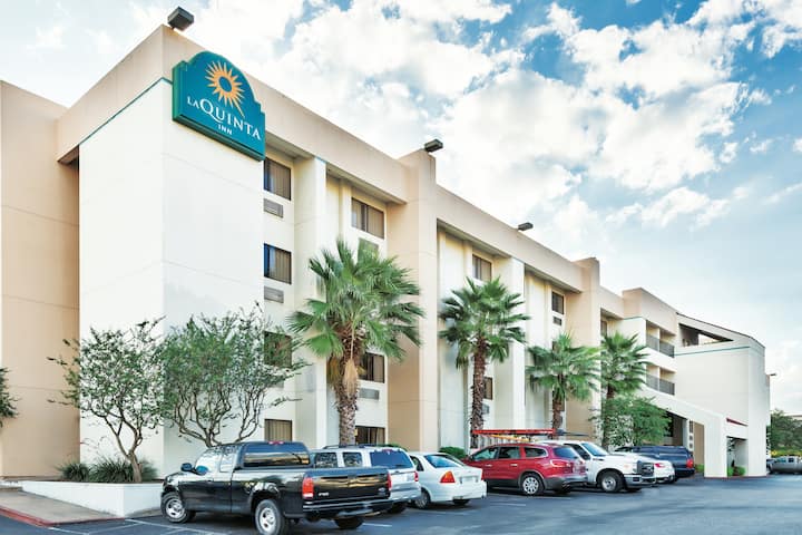 La Quinta Inn By Wyndham Austin North Austin Tx Hotels La Quinta Inn By Wyndham Austin North Austin Tx Hotels