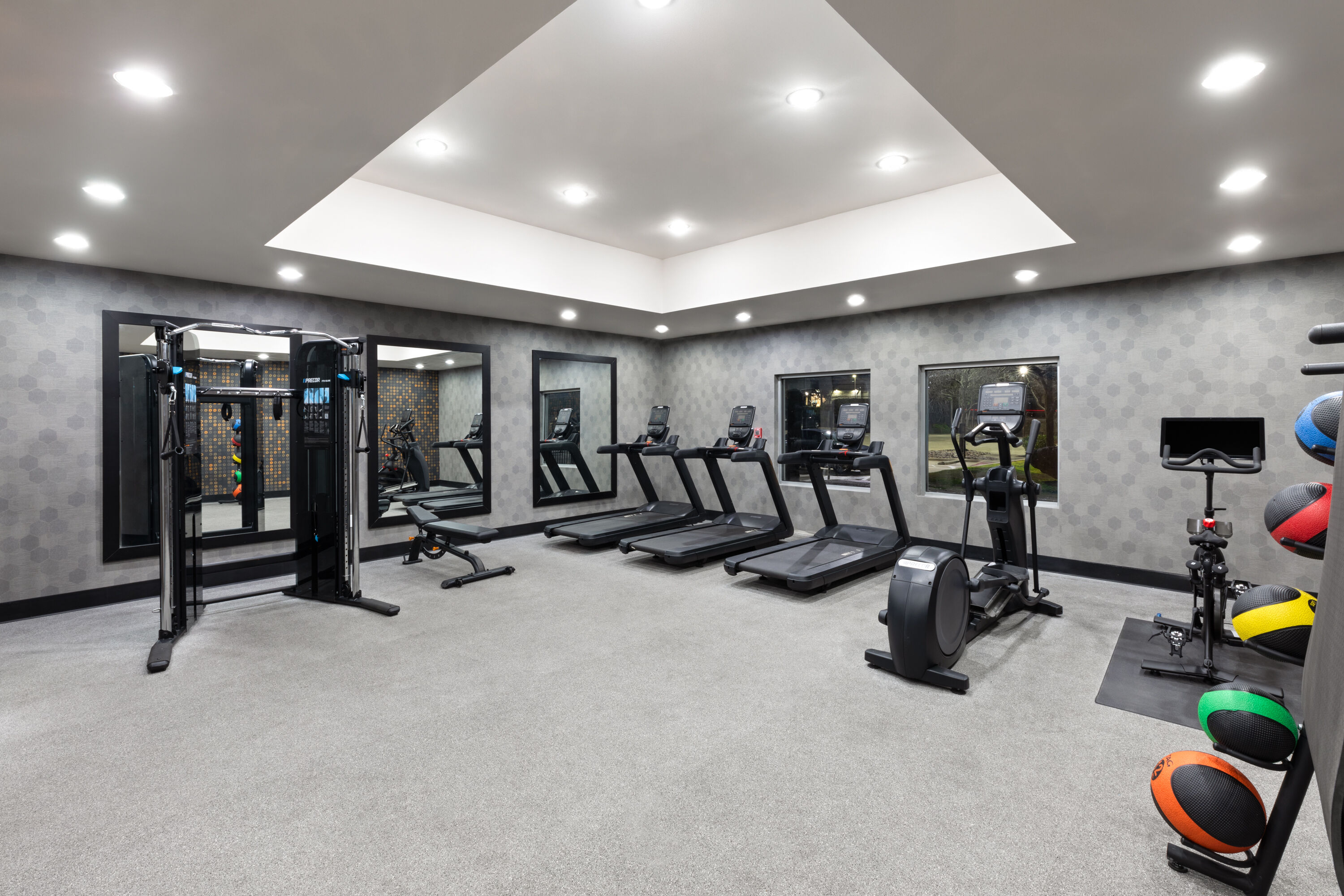 Fitness room at La Quinta Inn & Suites by Wyndham Austin NW/Lakeline Mall in Austin, Texas