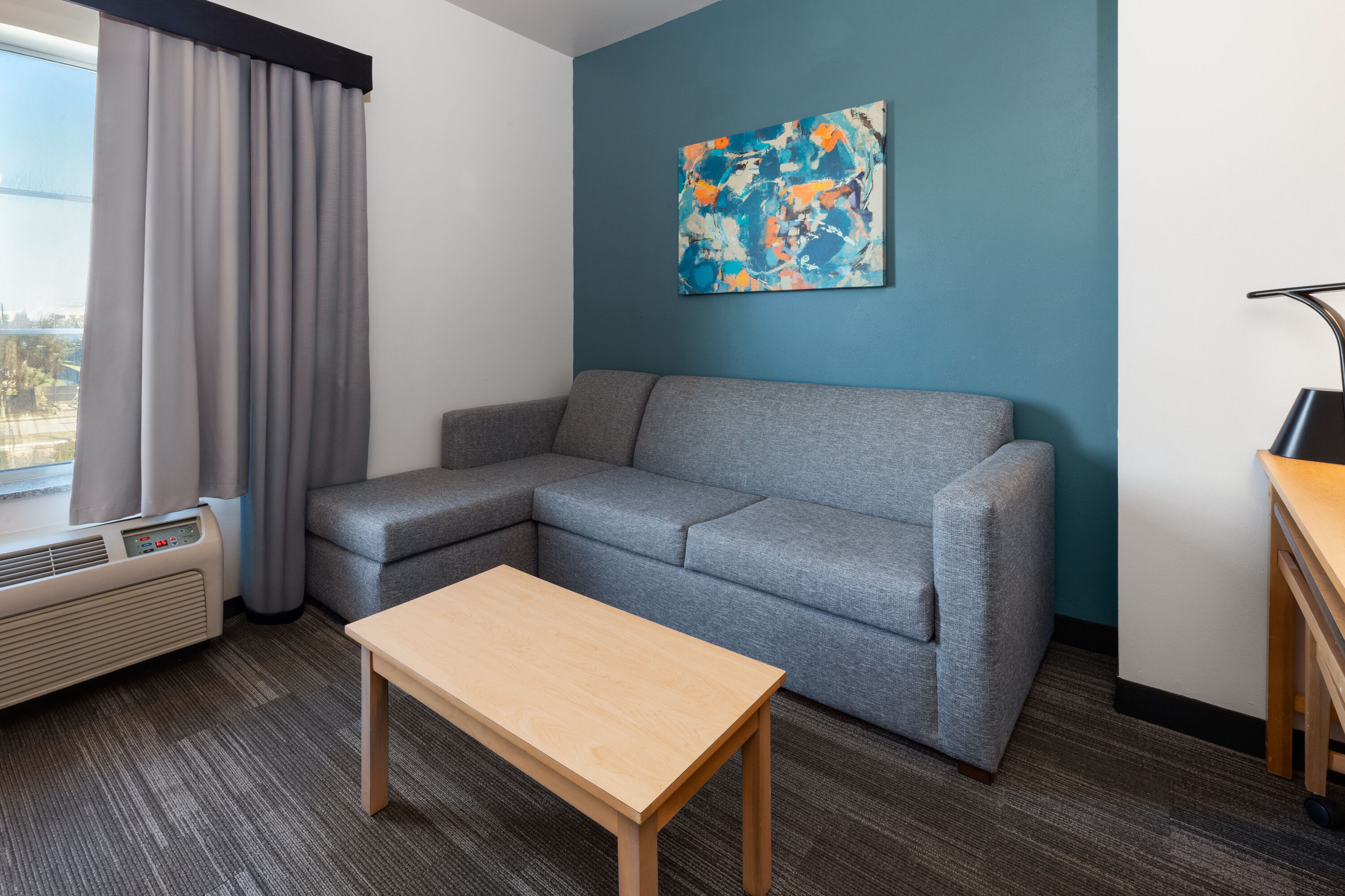 Guest room at the La Quinta Inn & Suites by Wyndham Austin NW/Lakeline Mall in Austin, Texas