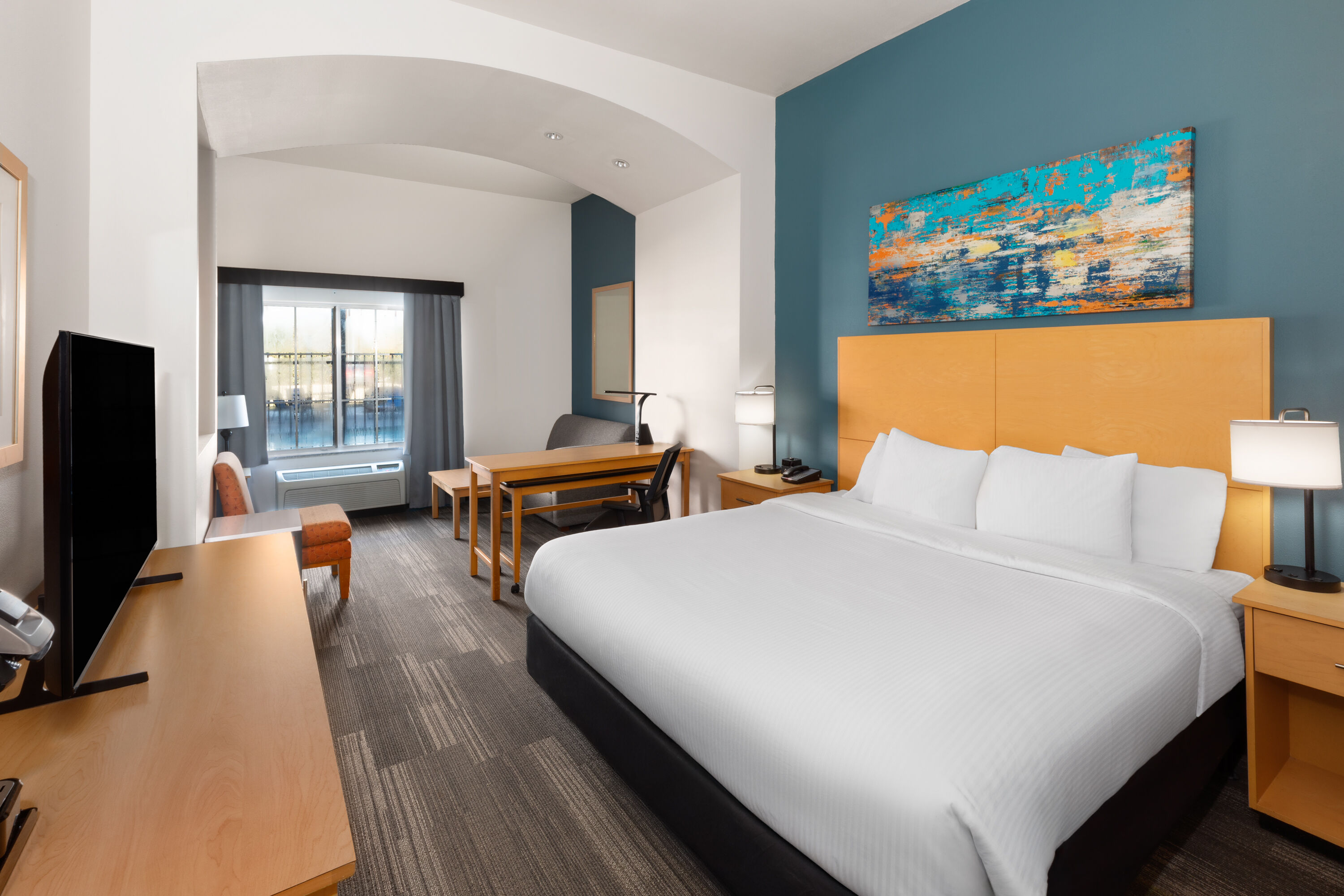 Guest room at the La Quinta Inn & Suites by Wyndham Austin NW/Lakeline Mall in Austin, Texas