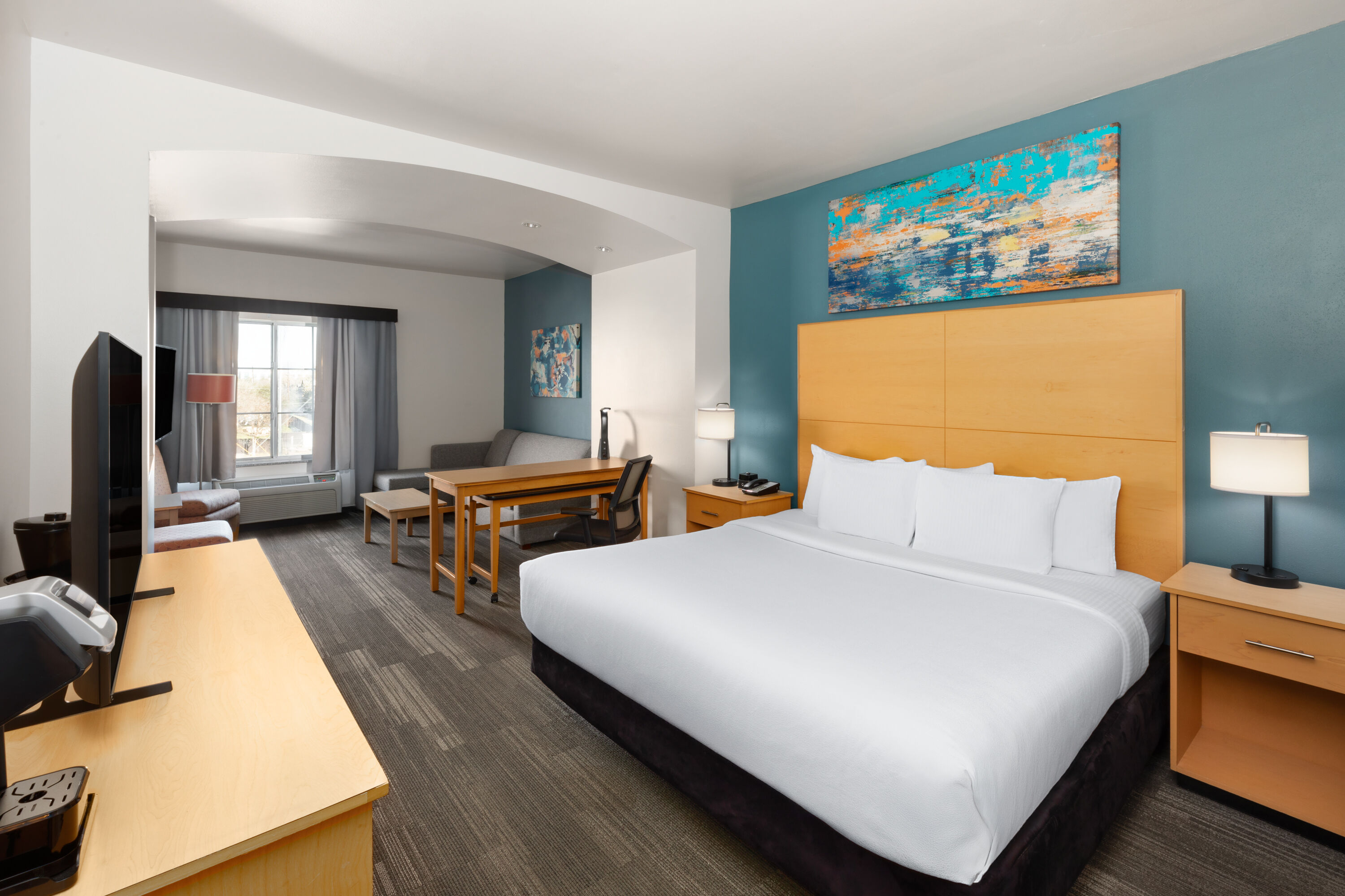 Guest room at the La Quinta Inn & Suites by Wyndham Austin NW/Lakeline Mall in Austin, Texas