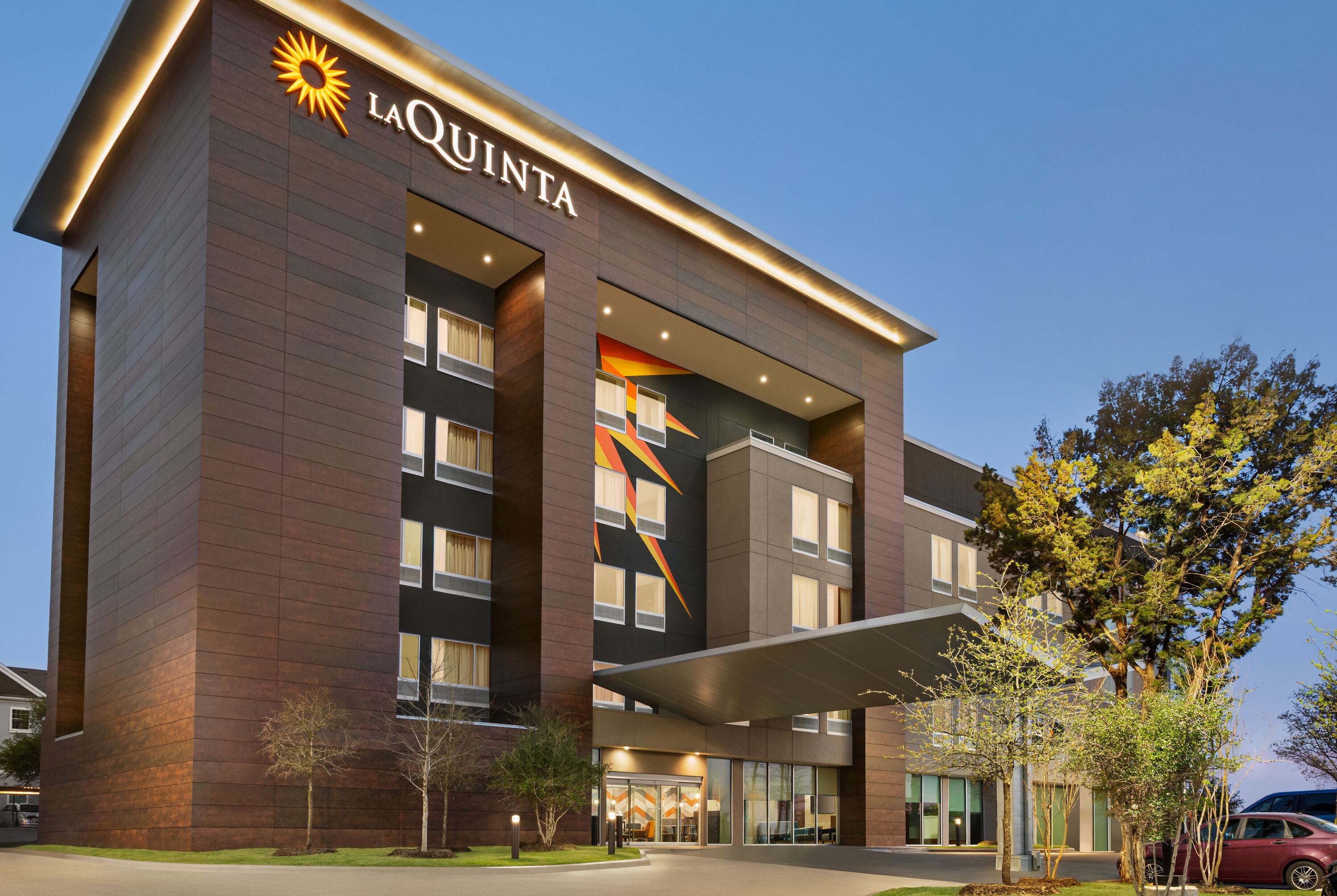 Exterior of La Quinta Inn & Suites by Wyndham Austin South hotel in Austin, Texas