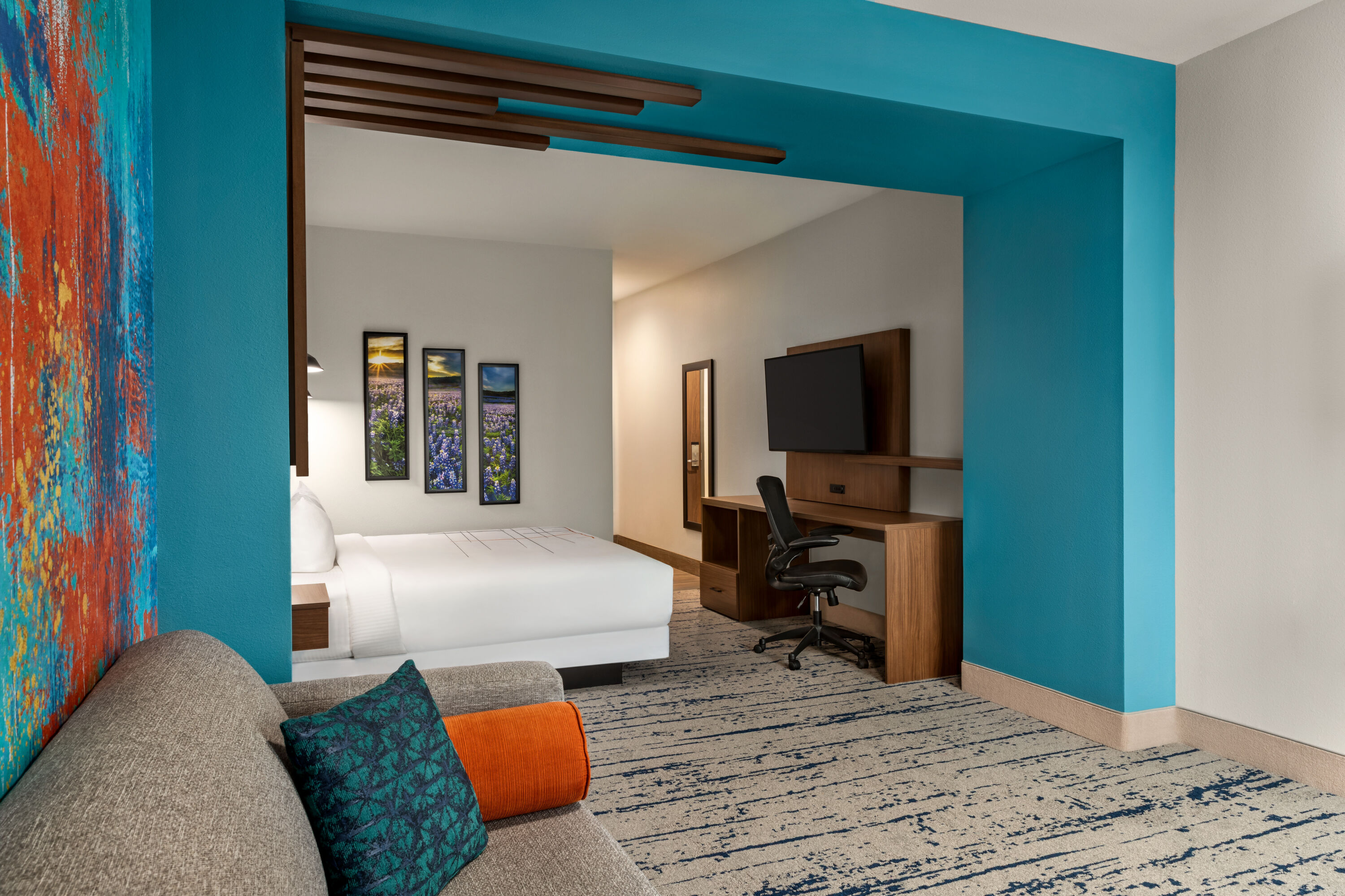 La Quinta Inn & Suites by Wyndham Austin South suite in Austin, Texas
