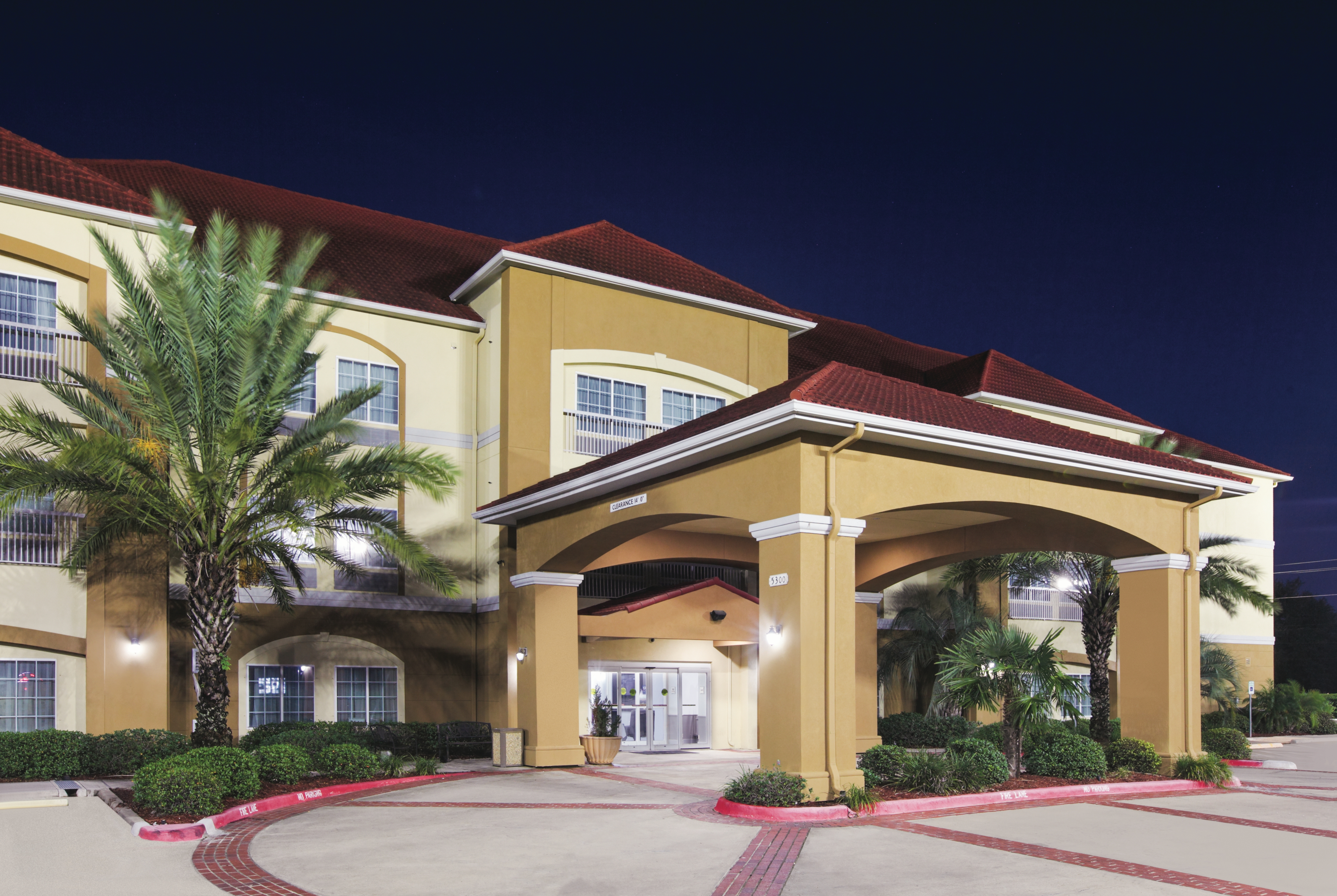 Exterior of La Quinta Inn & Suites by Wyndham Bay City hotel in Bay City, Texas