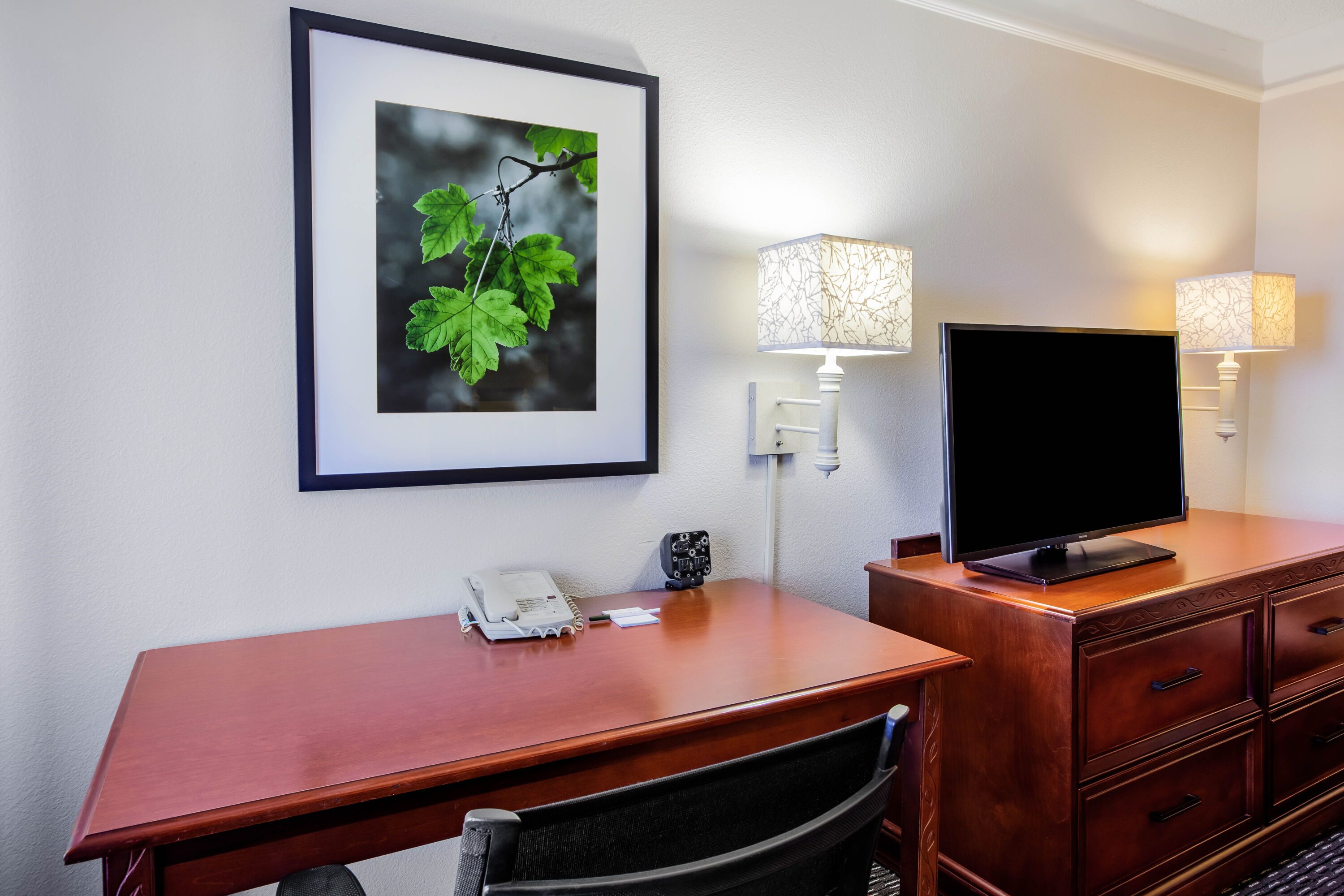 Guest room feature at the La Quinta Inn & Suites by Wyndham Houston Baytown East in Baytown, Texas