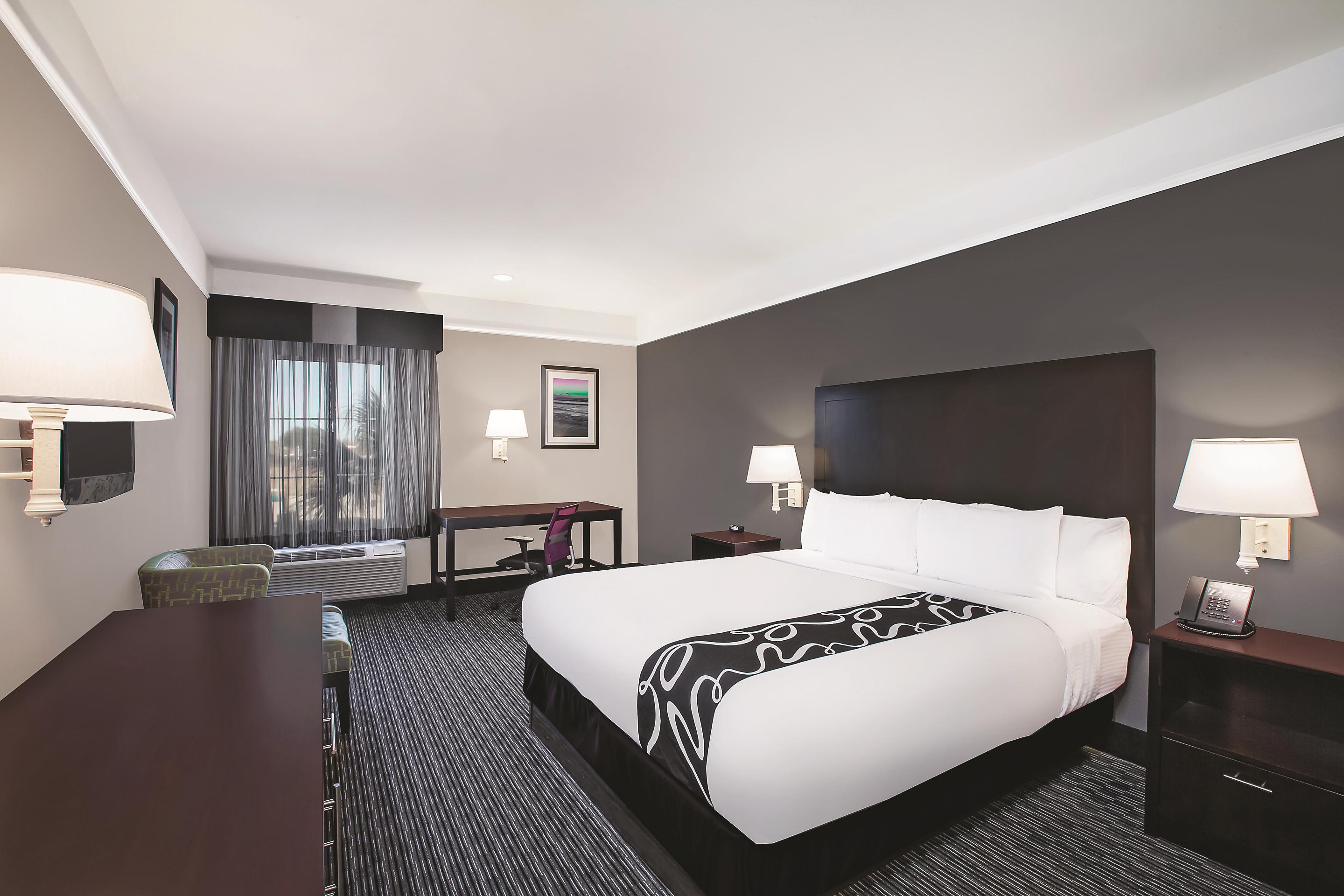 Guest room at the La Quinta Inn & Suites by Wyndham Beaumont West in Beaumont, Texas