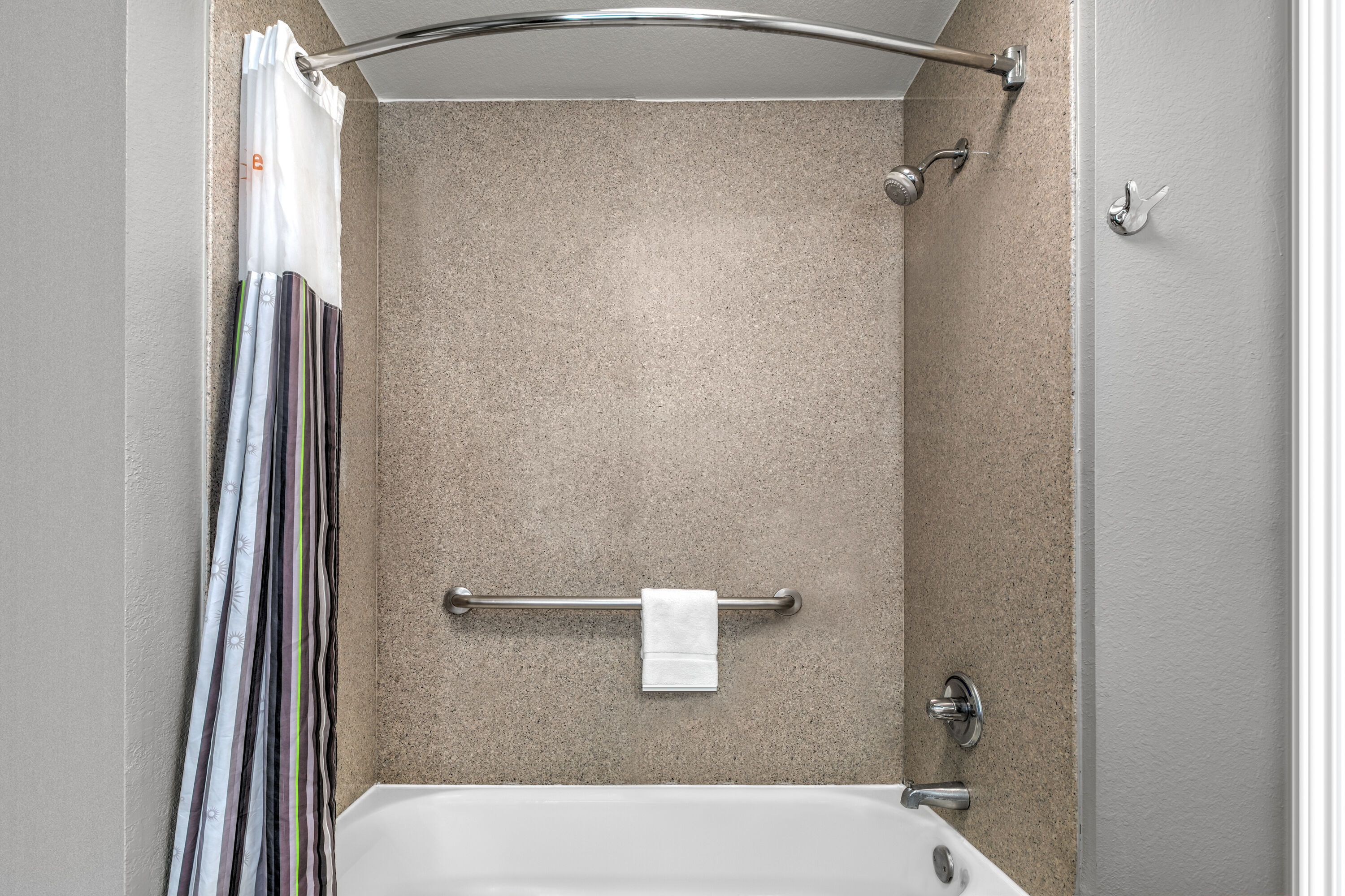 Guest room bath at the La Quinta Inn & Suites by Wyndham Belton - Temple South in Belton, Texas