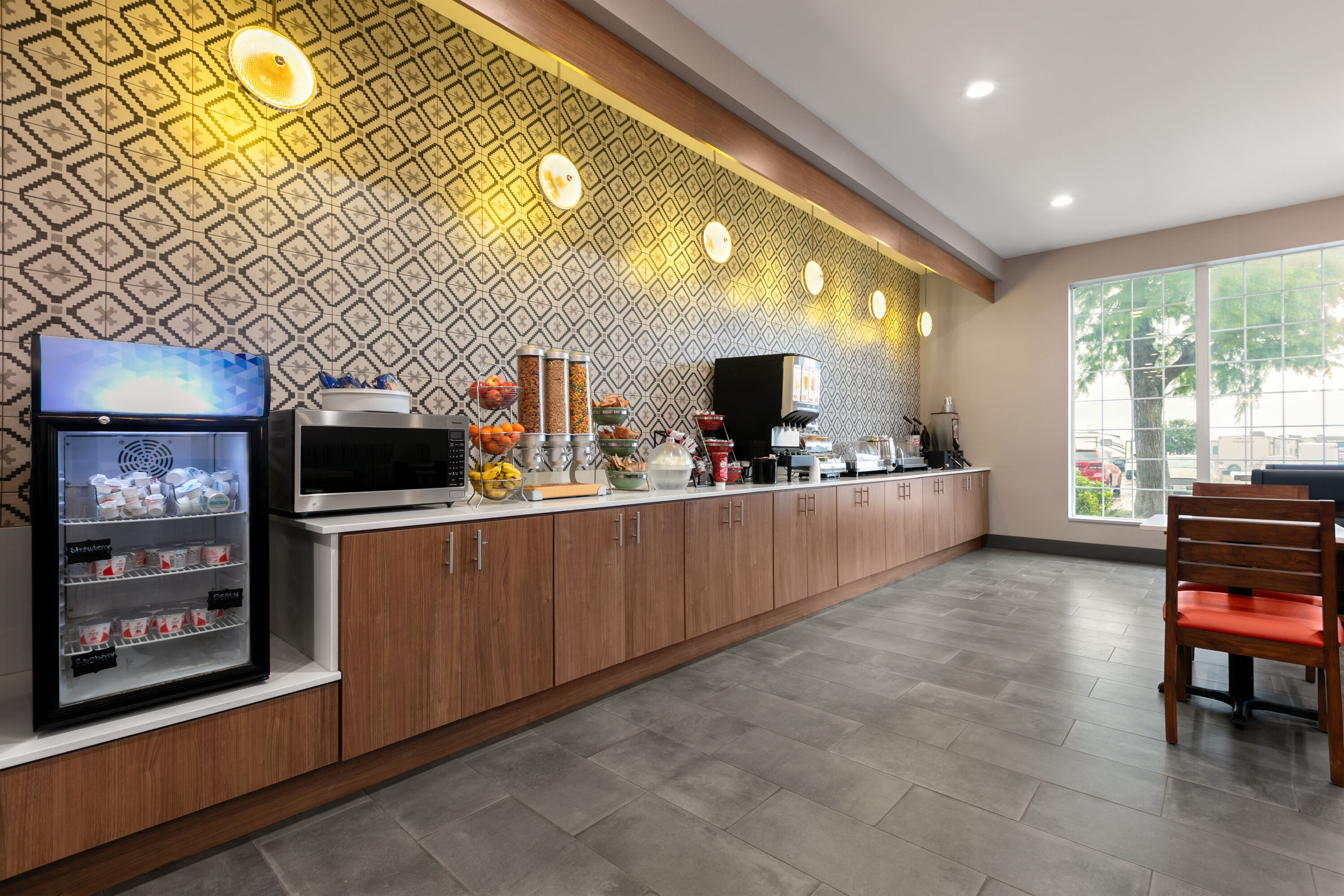 Free breakfast at La Quinta Inn & Suites by Wyndham Belton - Temple South in Belton, Texas
