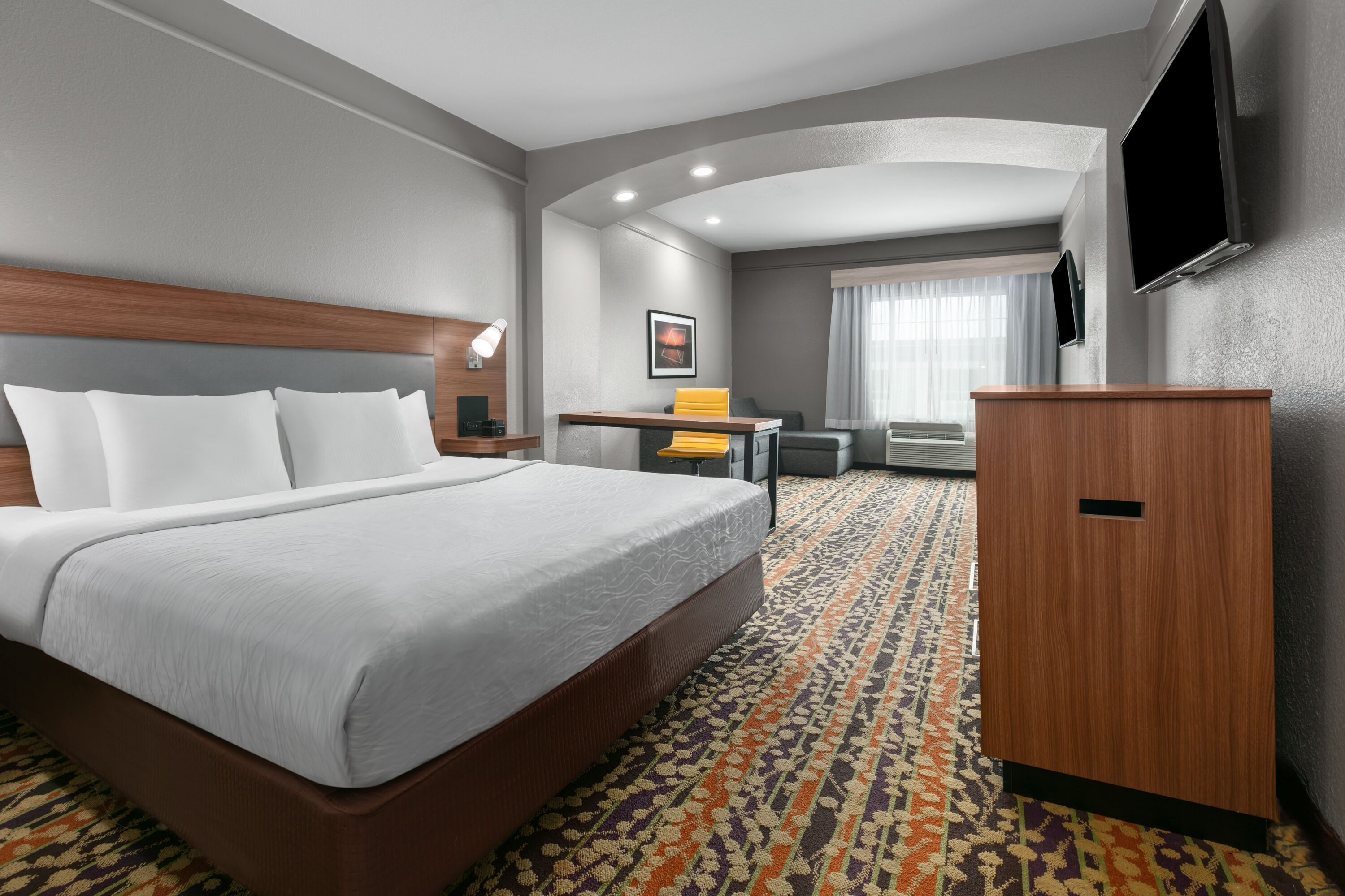 Guest room at the La Quinta Inn & Suites by Wyndham Belton - Temple South in Belton, Texas