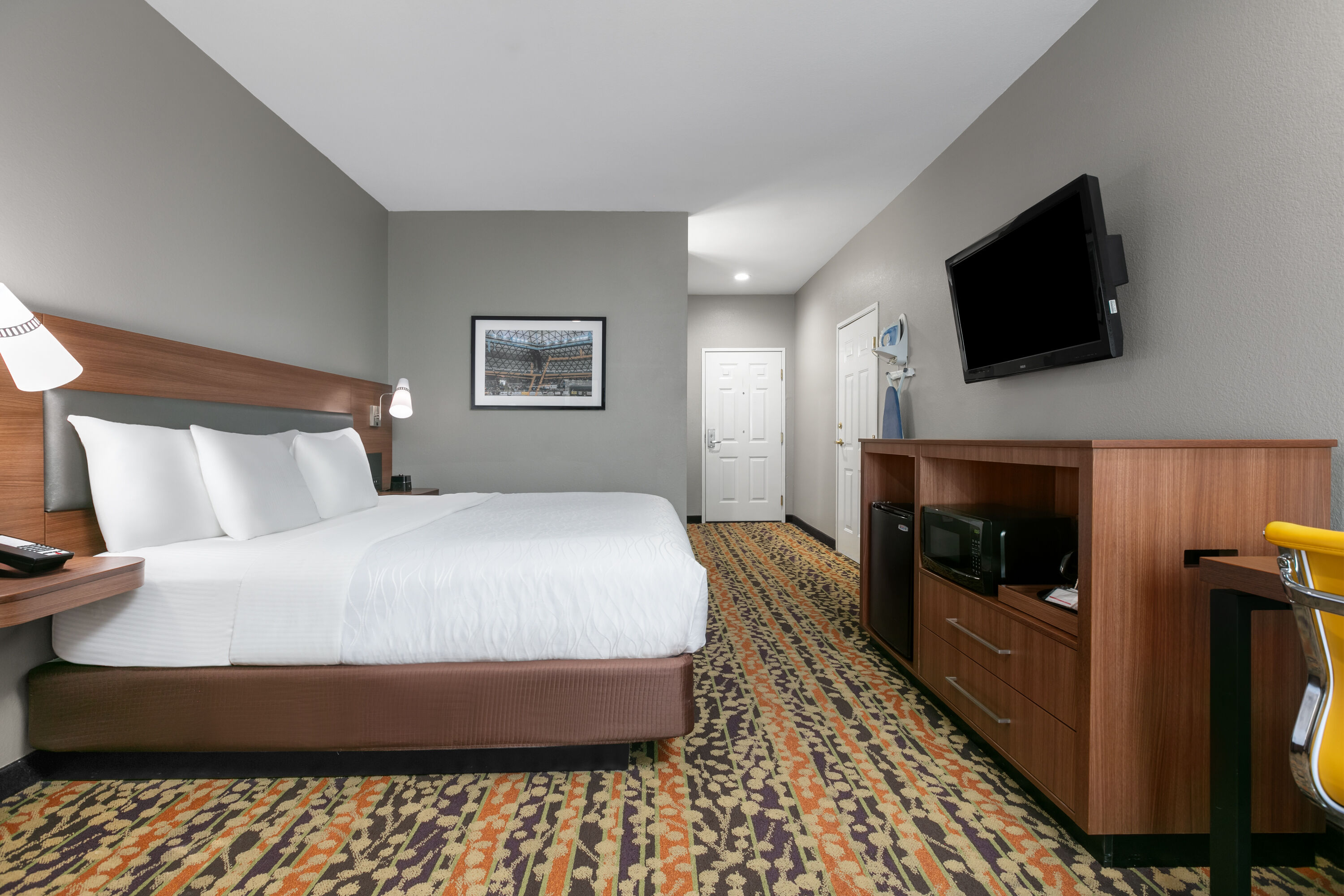 Guest room at the La Quinta Inn & Suites by Wyndham Belton - Temple South in Belton, Texas