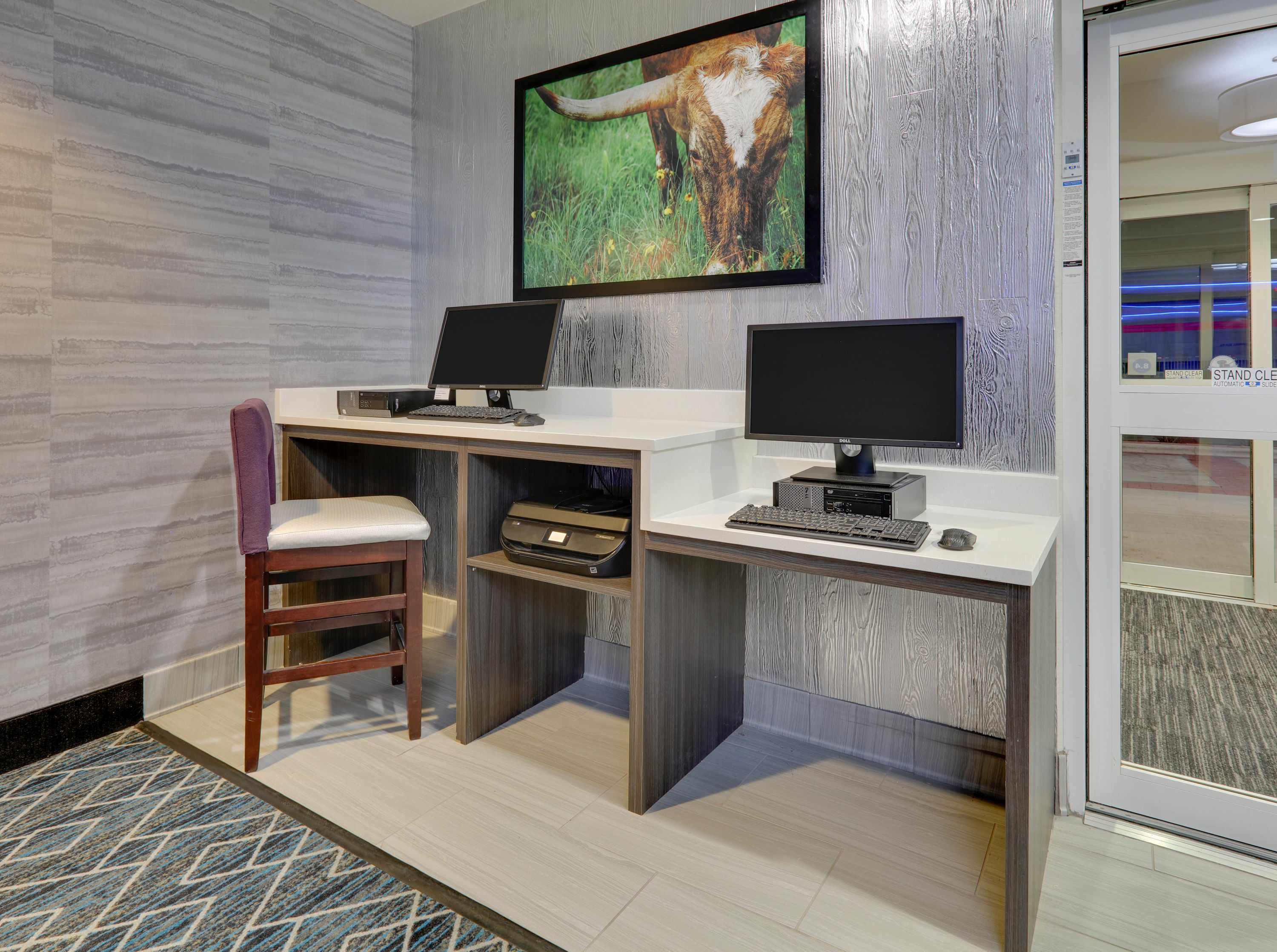 La Quinta Inn & Suites by Wyndham Big Spring business center feature in Big Spring, Texas