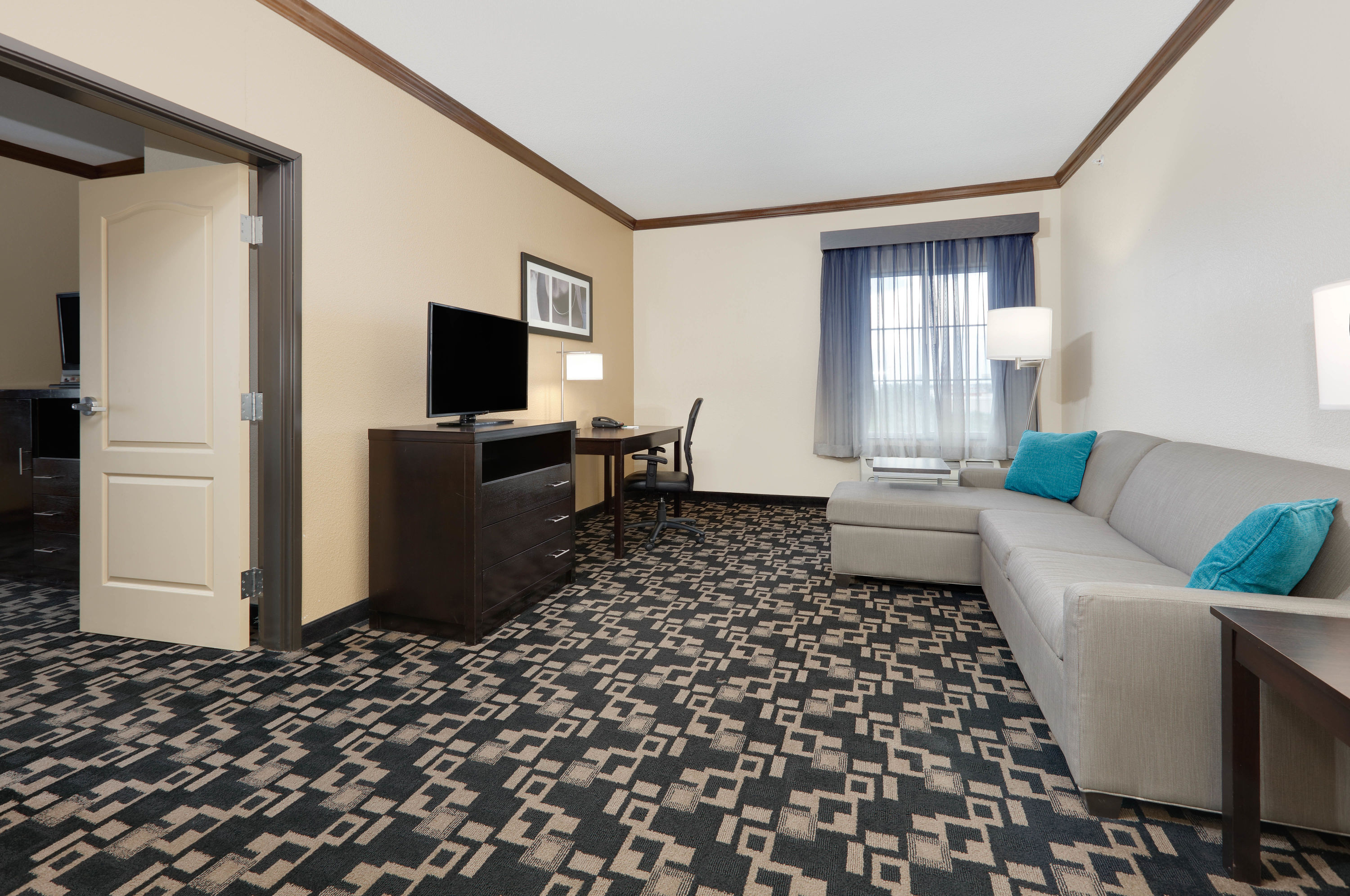 La Quinta Inn & Suites by Wyndham Big Spring suite in Big Spring, Texas