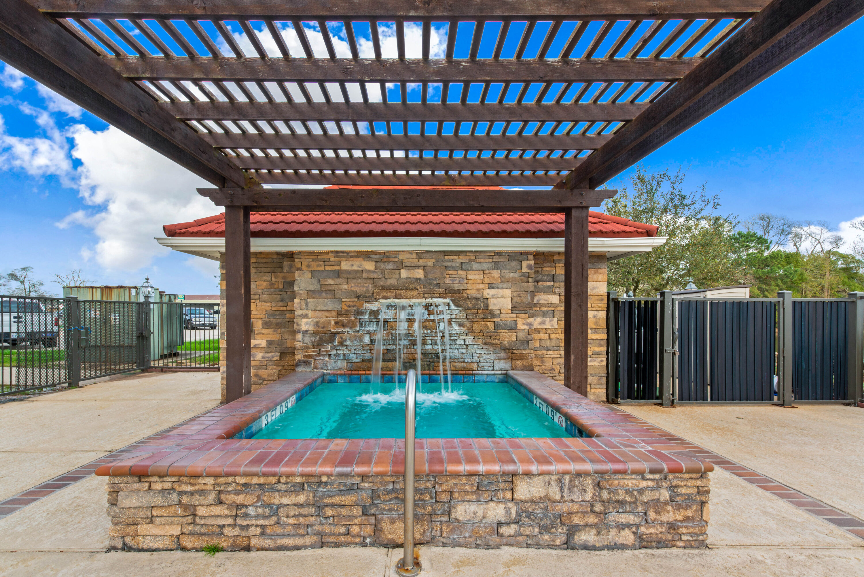 Hot tub at the La Quinta Inn & Suites by Wyndham Bridge City in Bridge City, Texas