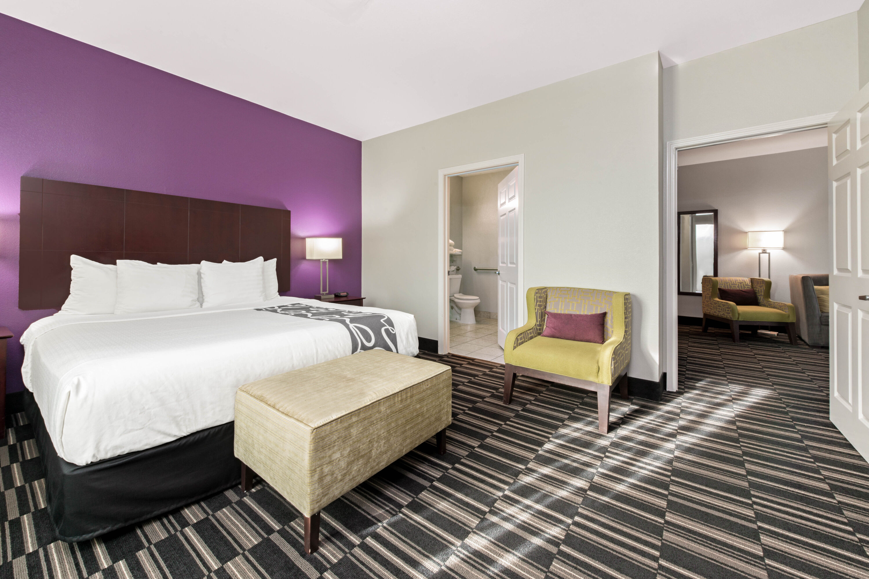 La Quinta Inn & Suites by Wyndham Bridge City suite in Bridge City, Texas