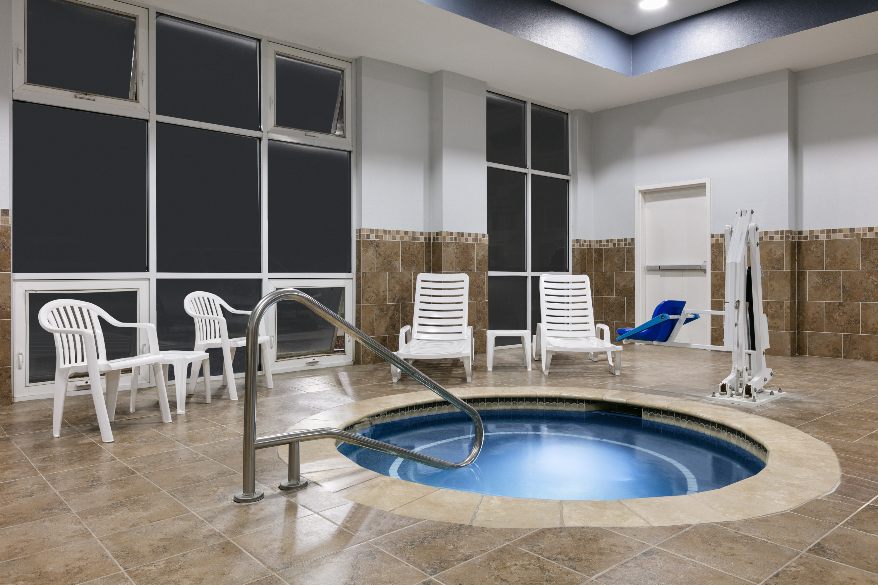 Hot tub at the La Quinta Inn & Suites by Wyndham Ft. Worth - Burleson in Burleson, Texas